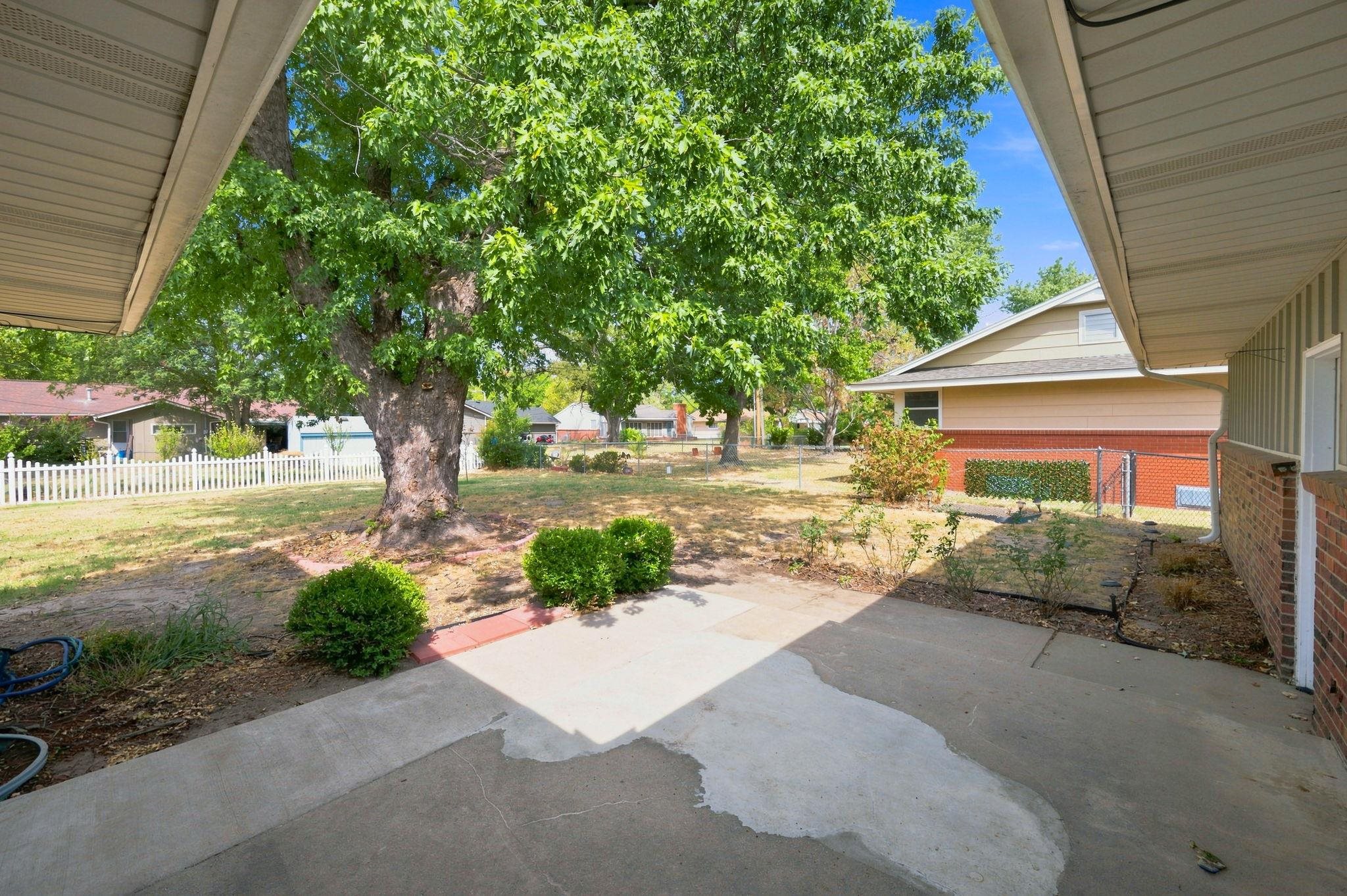 1709 N Sedgwick Ave Property Photo 27