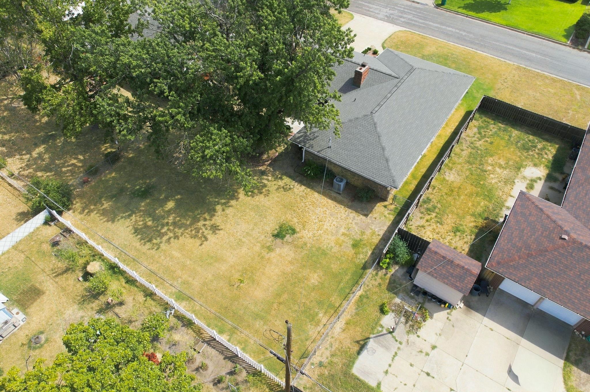 1709 N Sedgwick Ave Property Photo 34