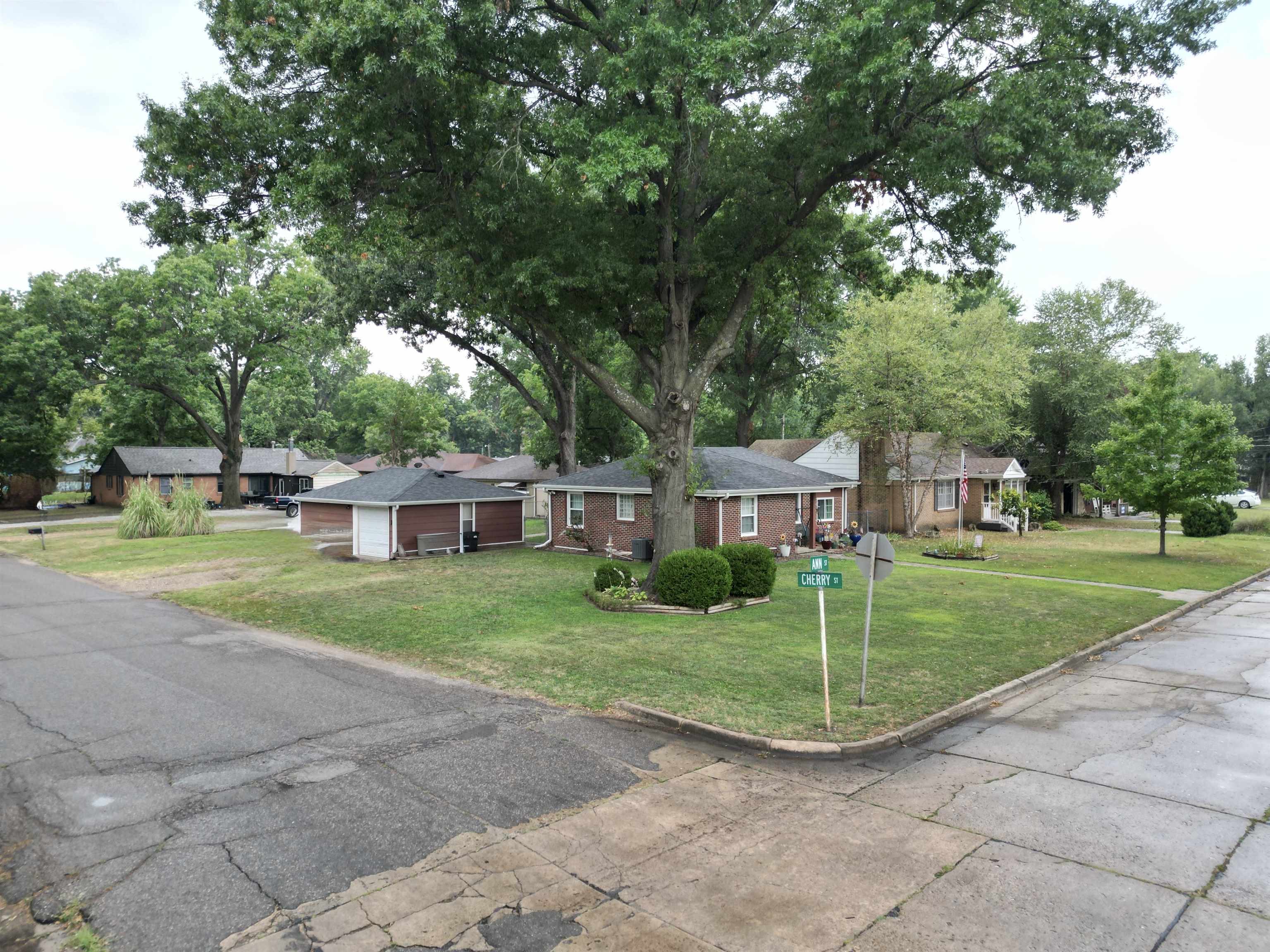 1221 Ann Property Photo 24