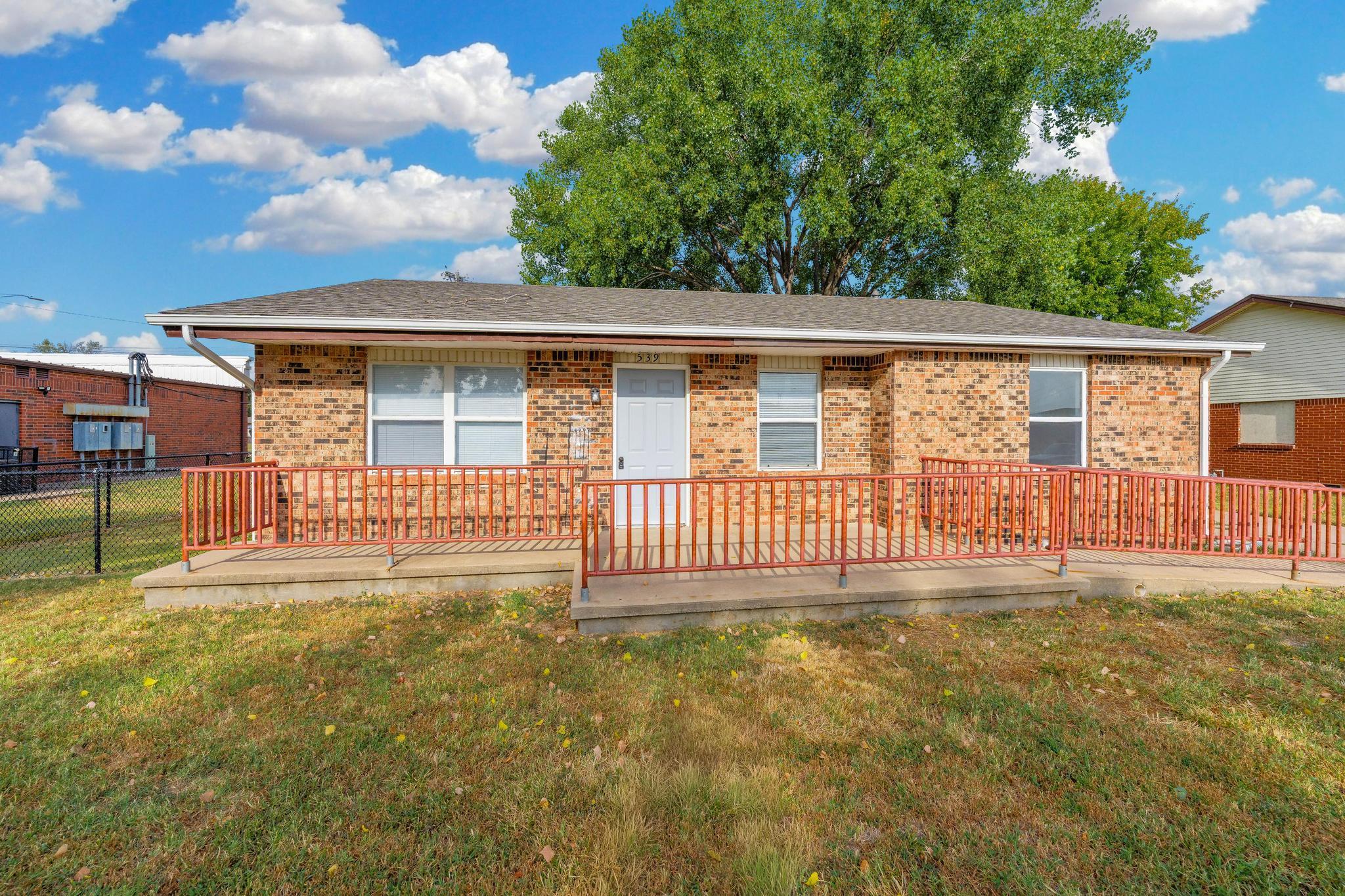 539 N Summitlawn Property Photo 1
