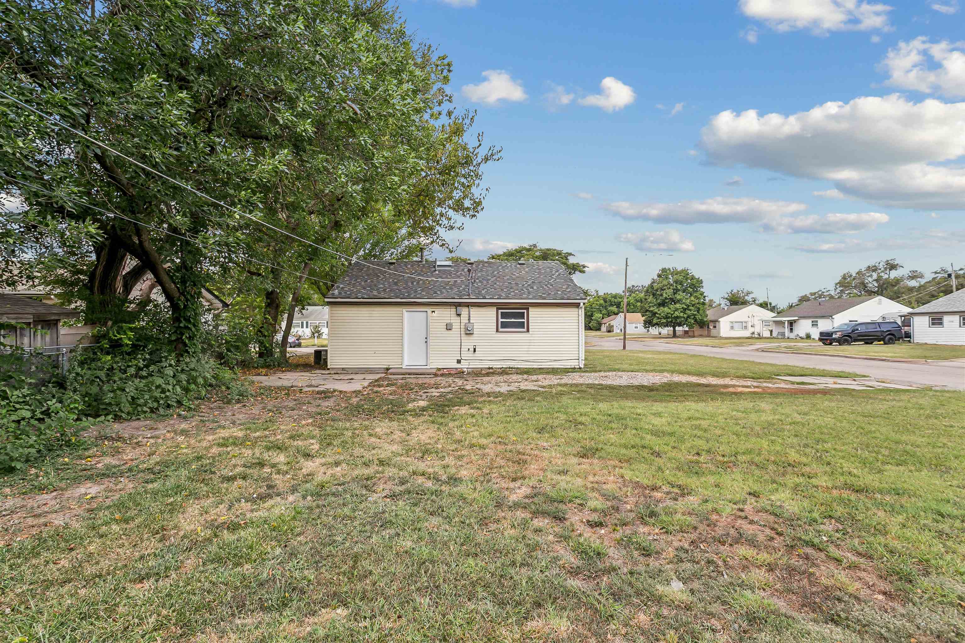 3230 S Fern Property Photo 17