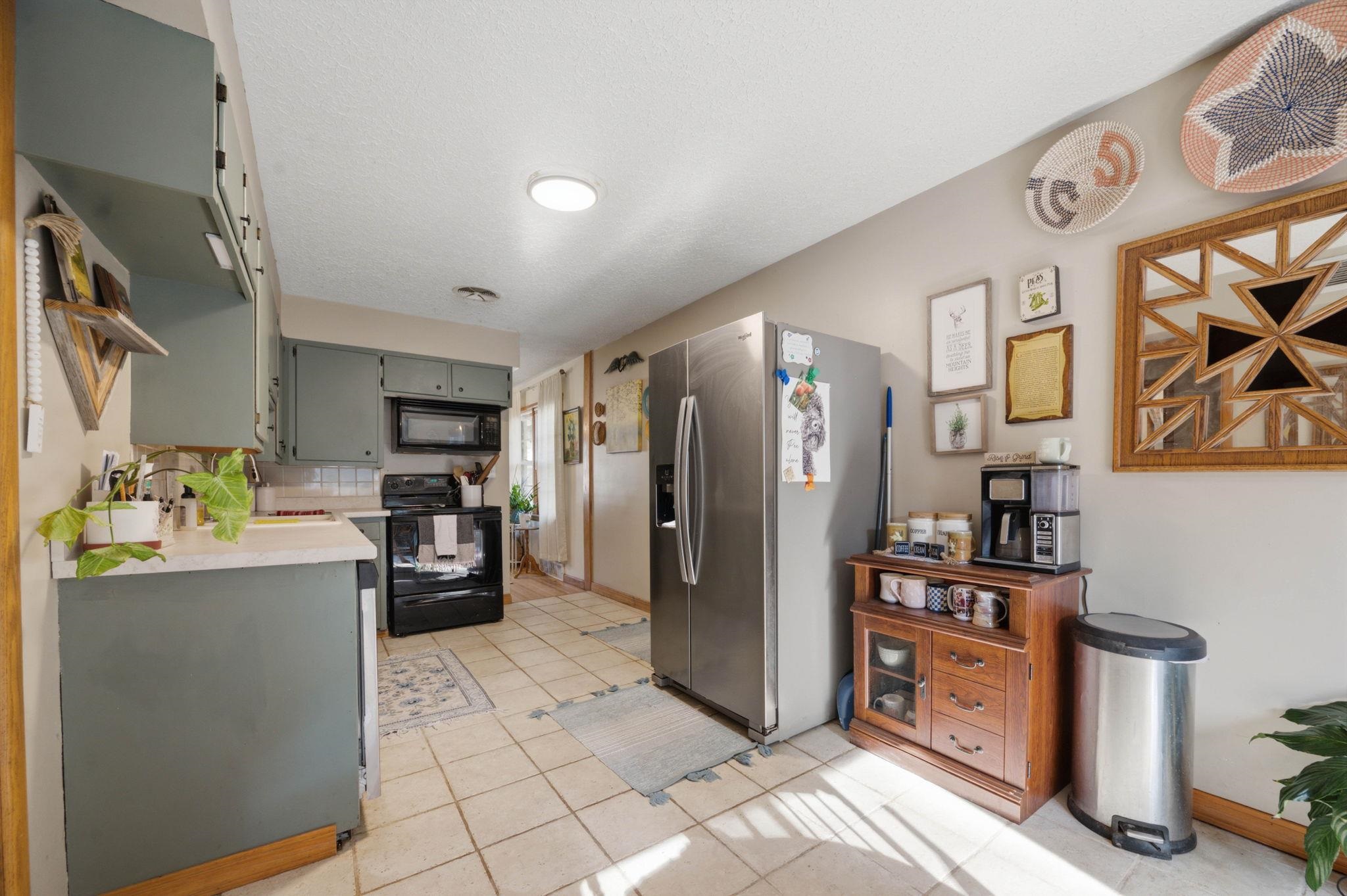 1220 N Lakeview Drive Property Photo 10