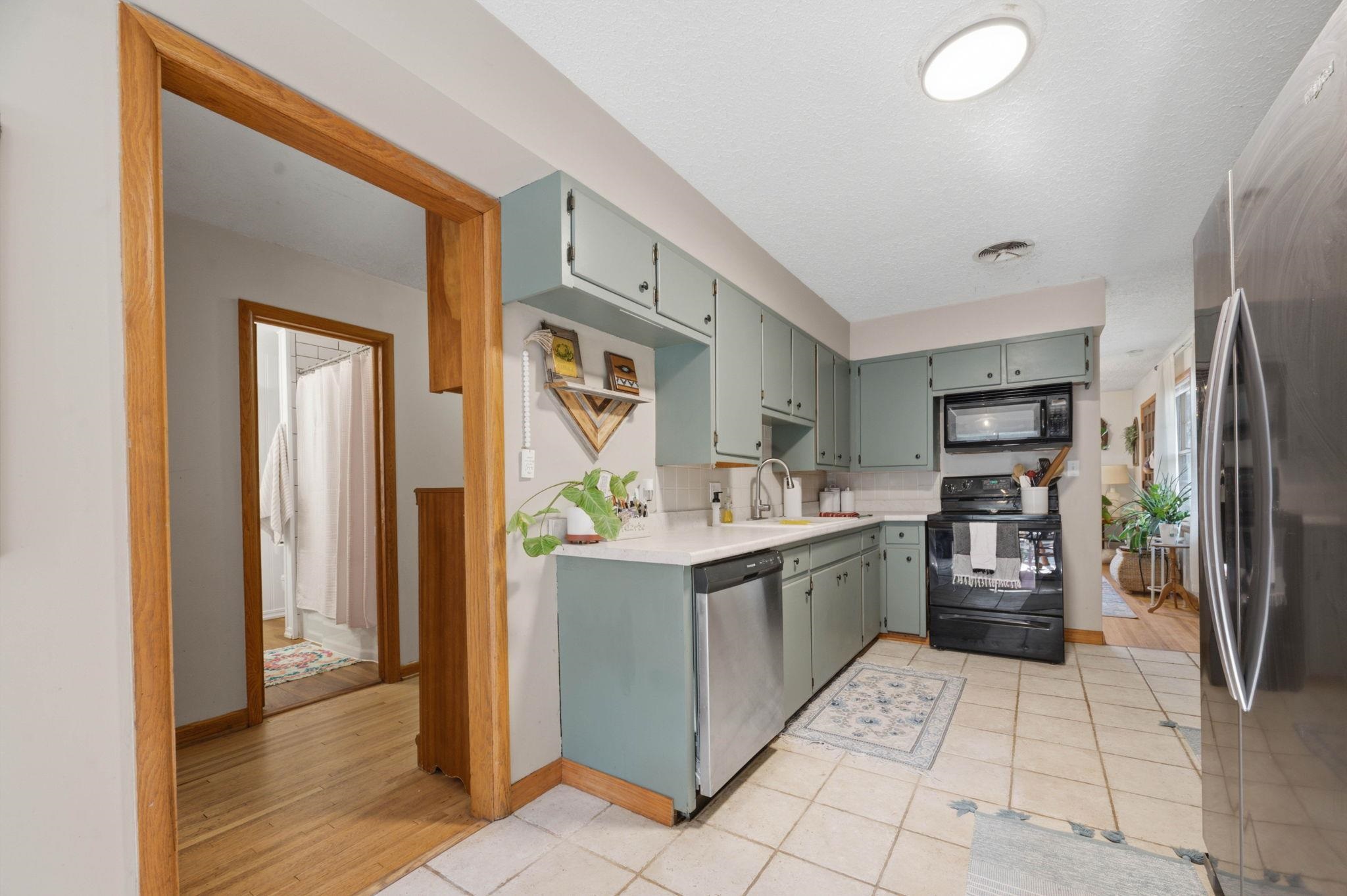 1220 N Lakeview Drive Property Photo 12