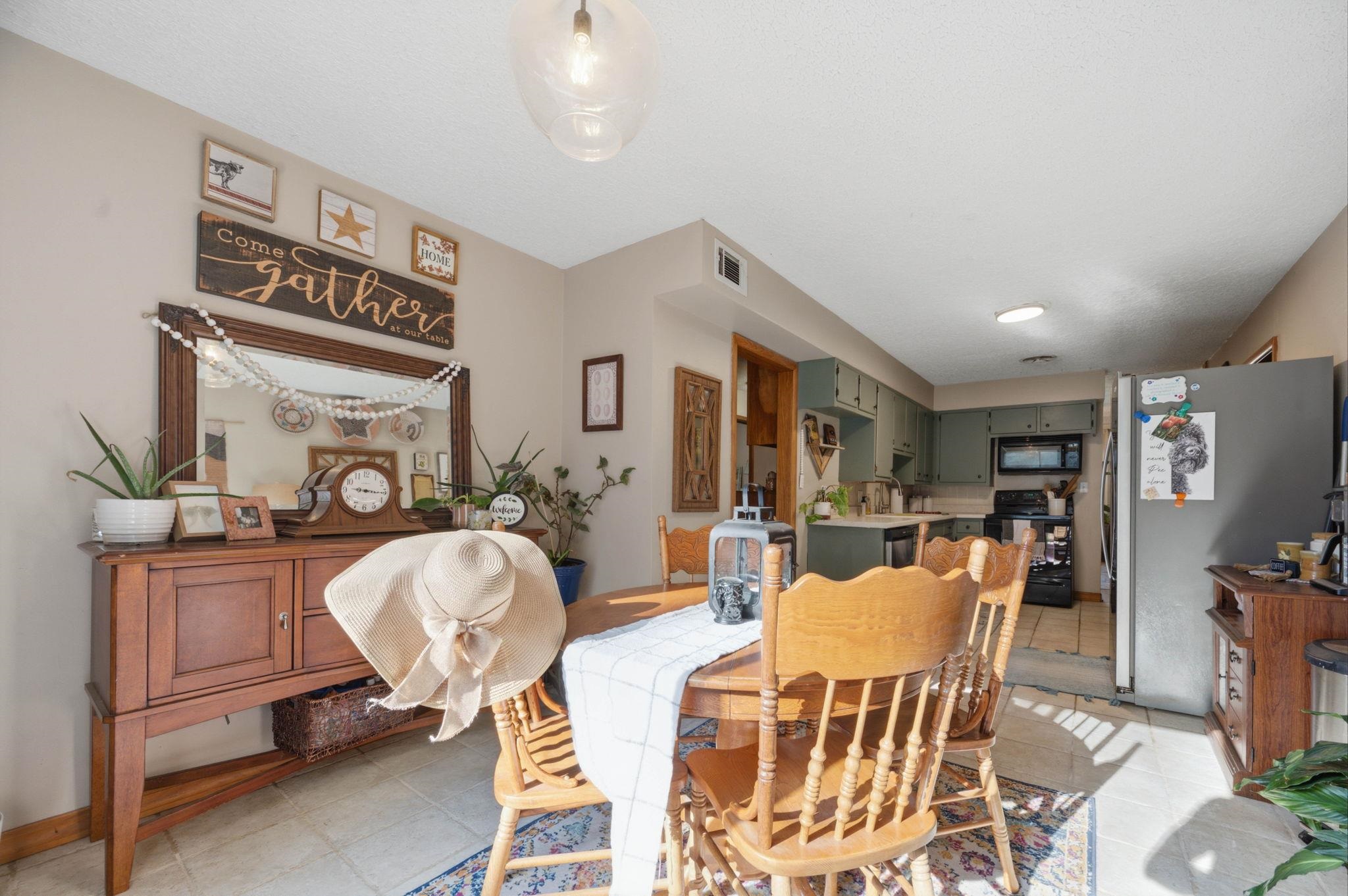 1220 N Lakeview Drive Property Photo 15