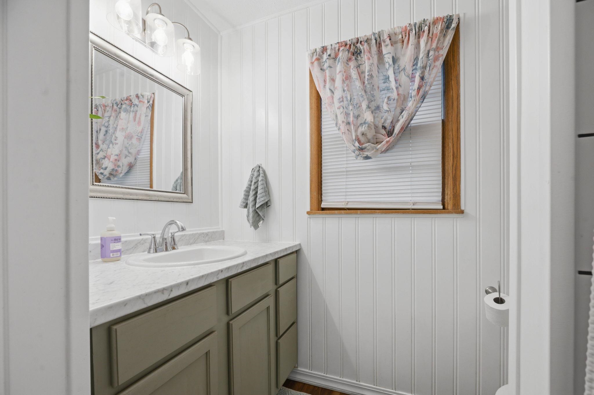 1220 N Lakeview Drive Property Photo 22