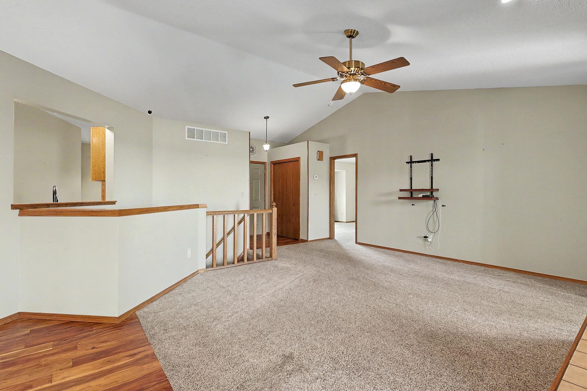 804 E Rivera Dr Property Photo 6