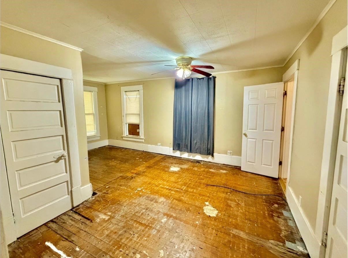 210 S Poplar St. Property Photo 8