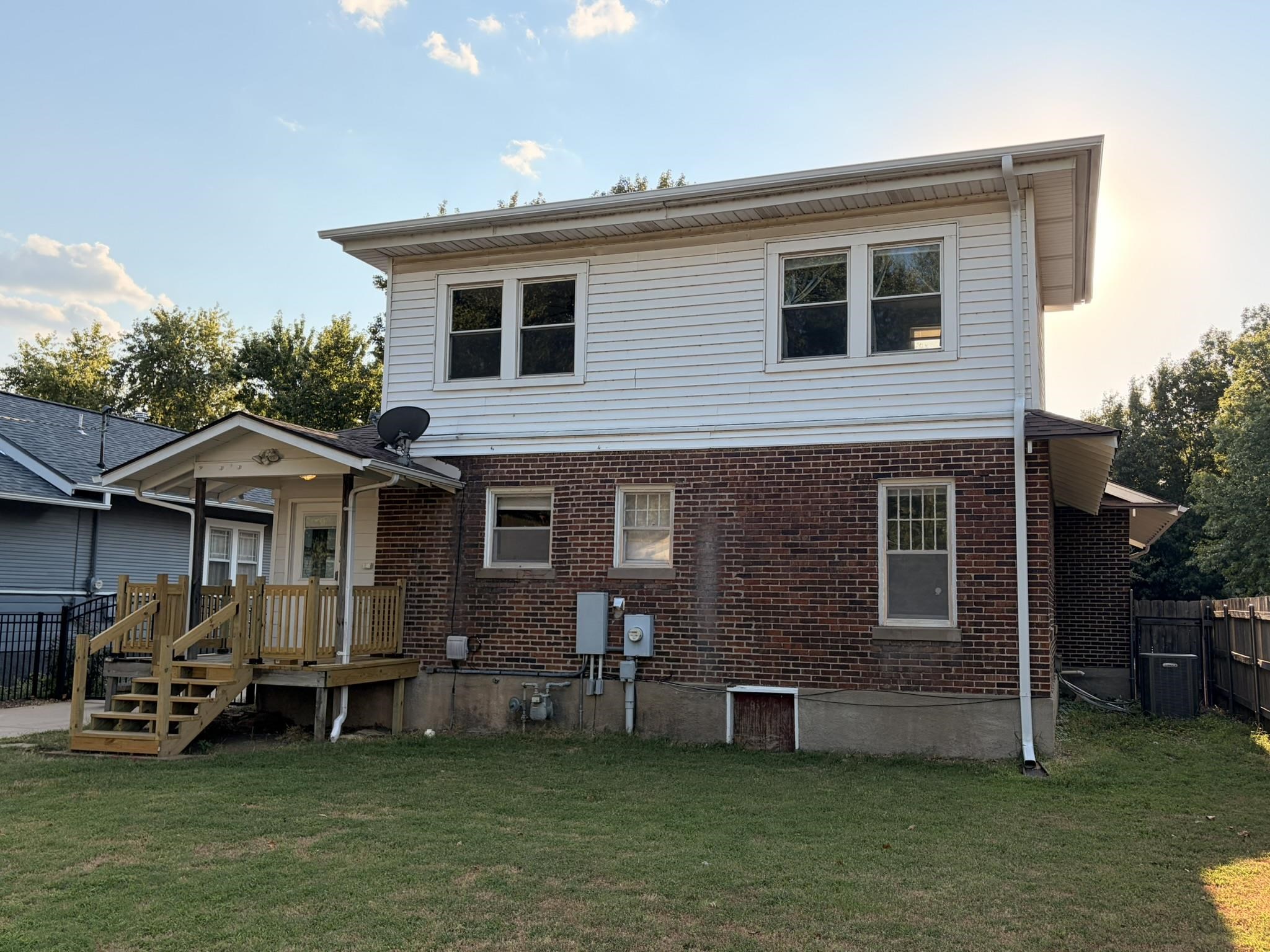 914 N 2nd Street Property Photo 3