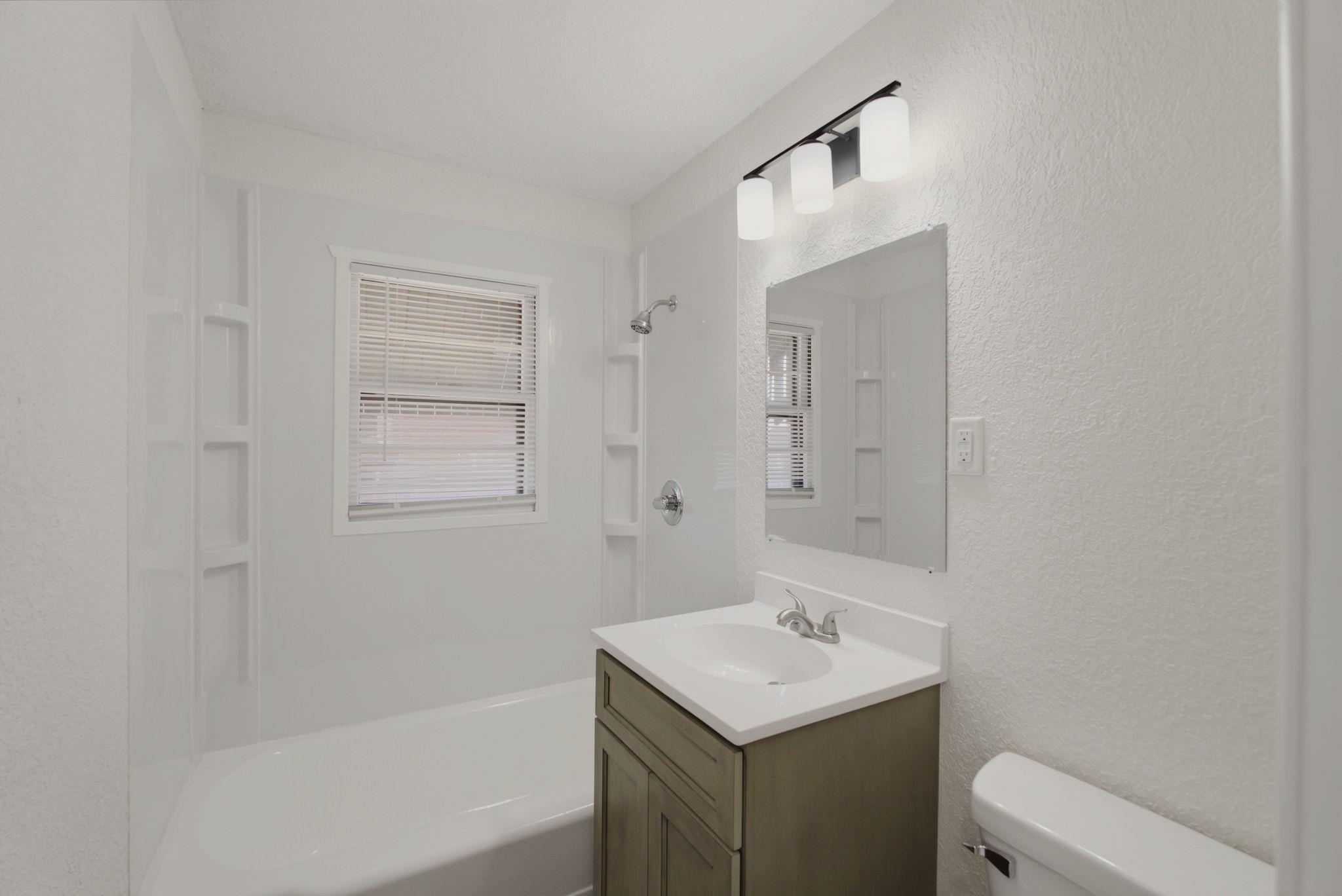 1008 W 45th St S Property Photo 18