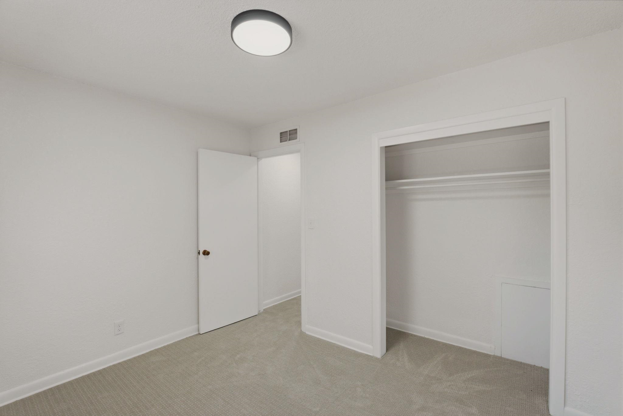 1008 W 45th St S Property Photo 20