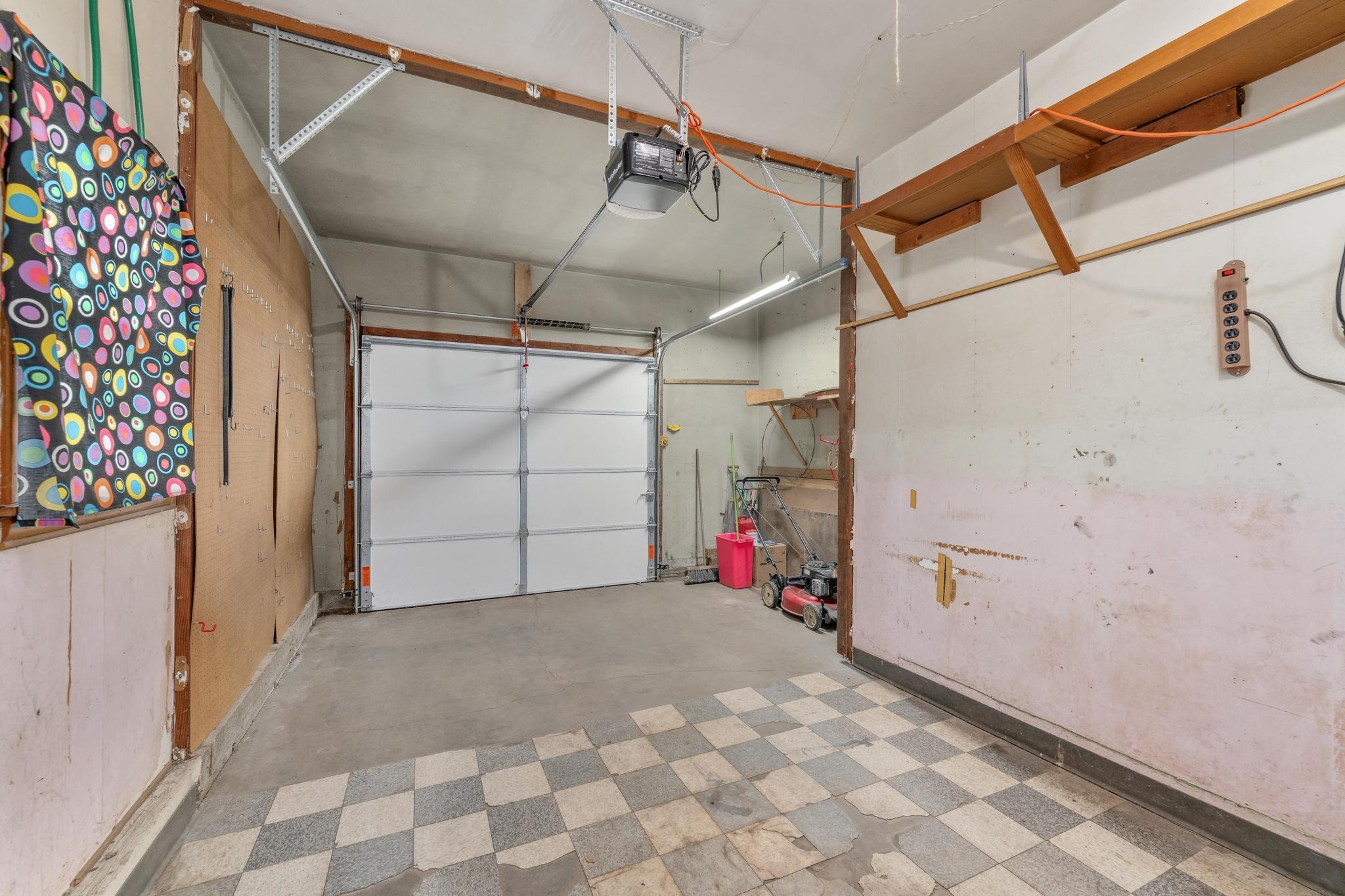1715 E Mona Ln Property Photo 11