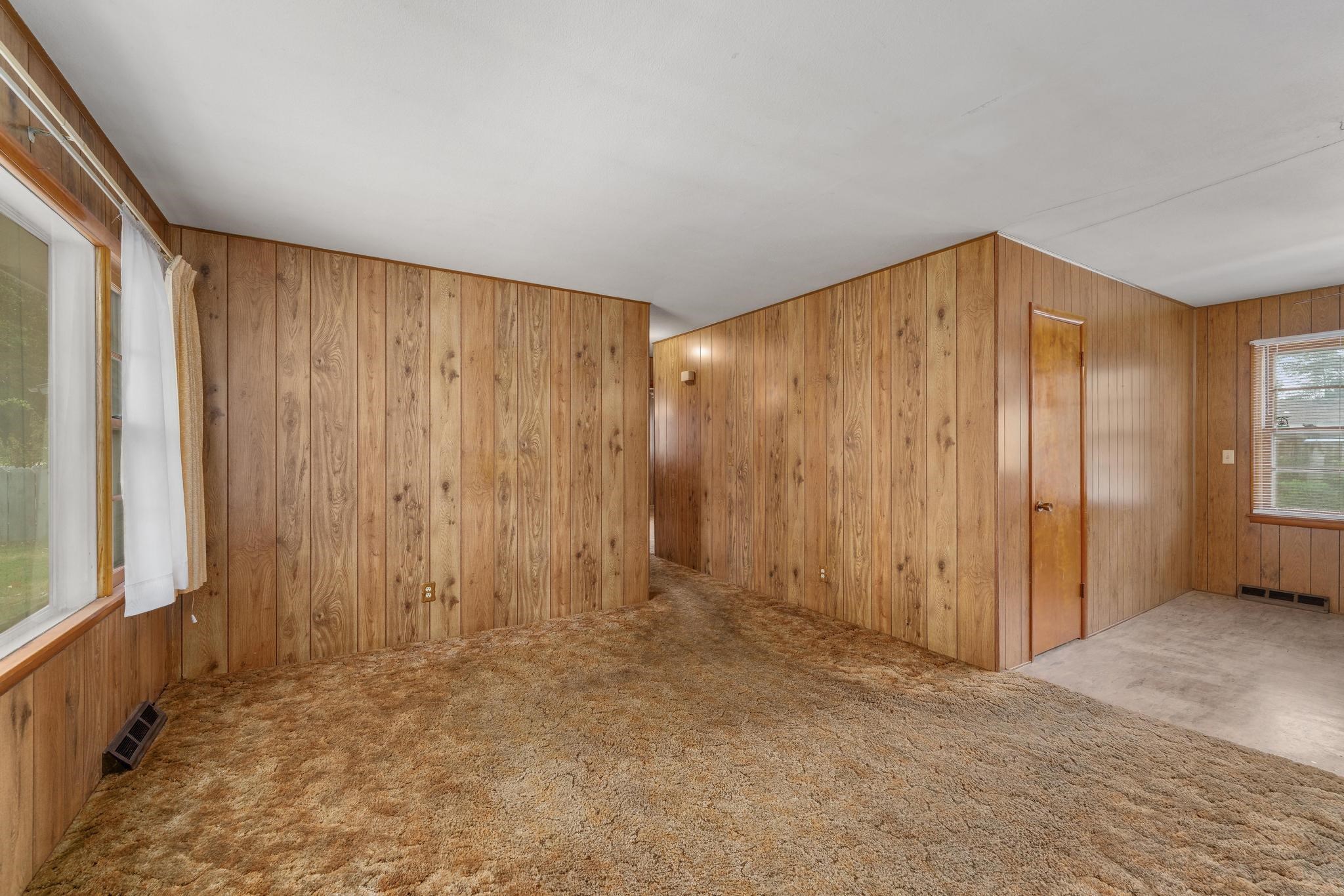 1715 E Mona Ln Property Photo 15