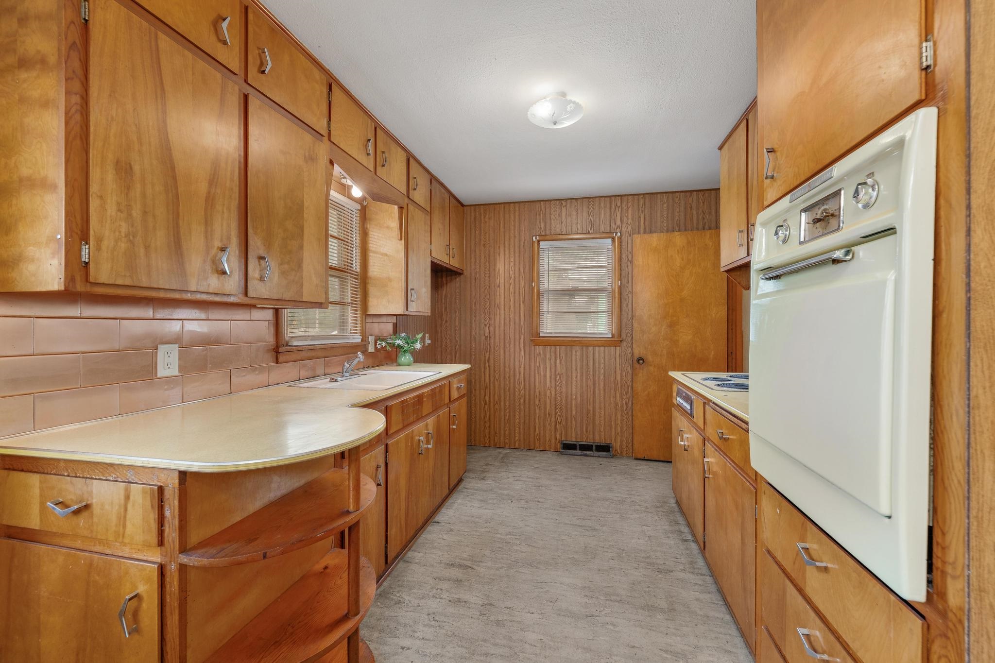 1715 E Mona Ln Property Photo 20