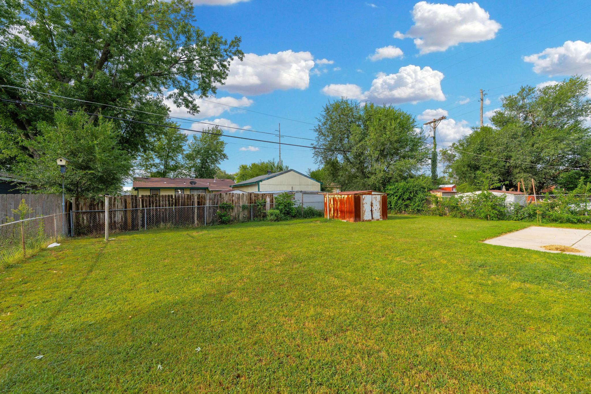 1715 E Mona Ln Property Photo 31