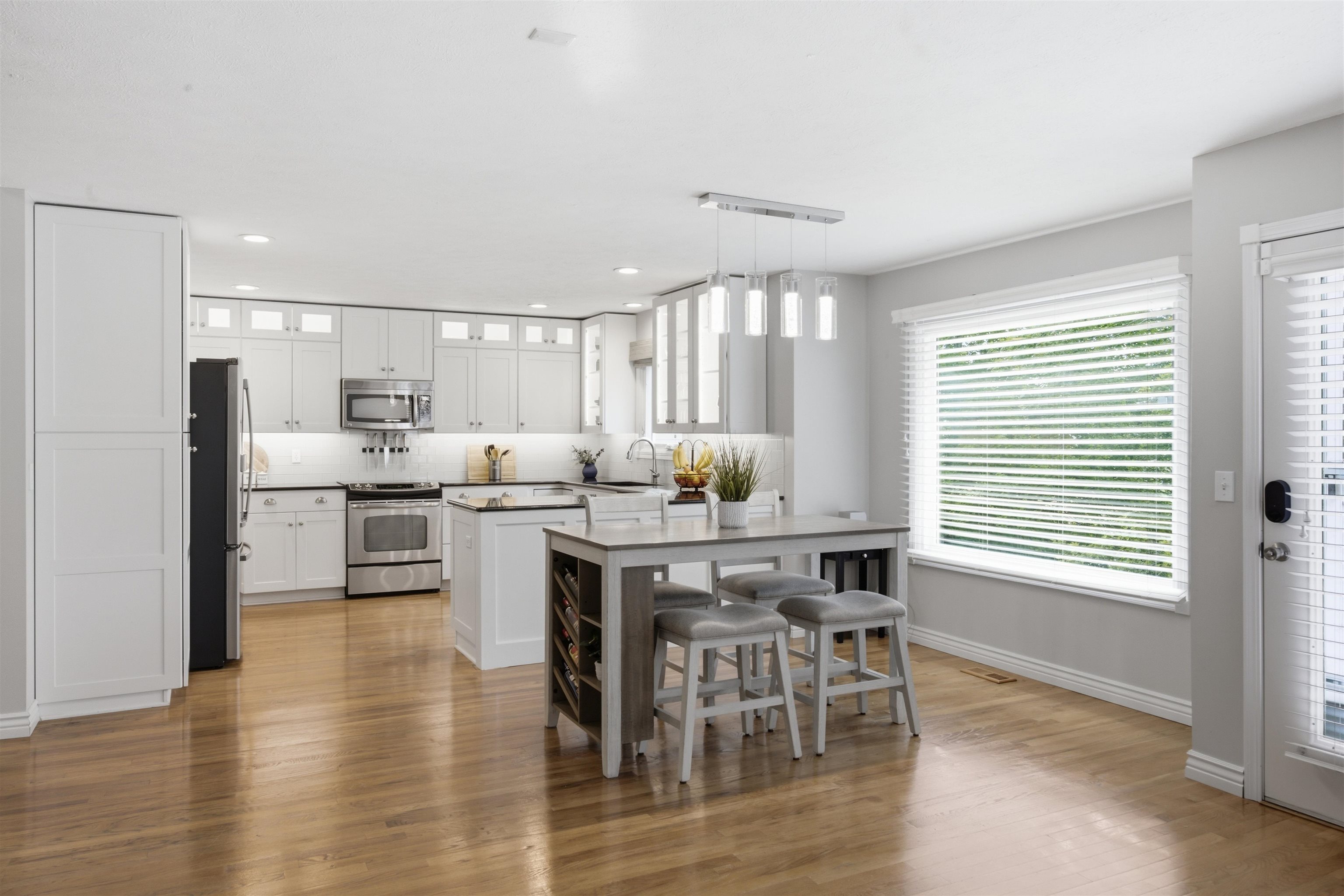 2526 N Hazelwood St Property Photo 15