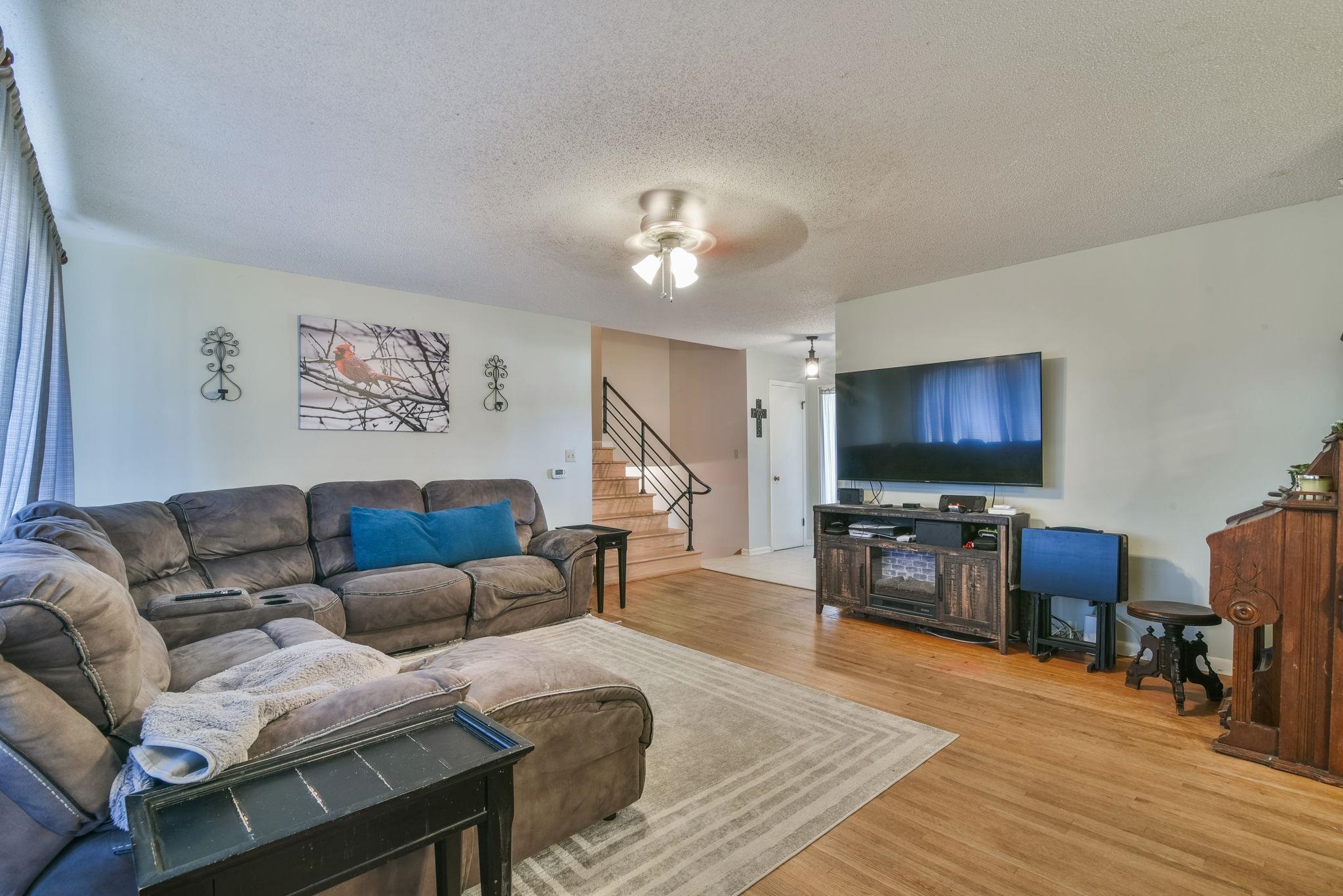 2244 N Marigold Property Photo 9