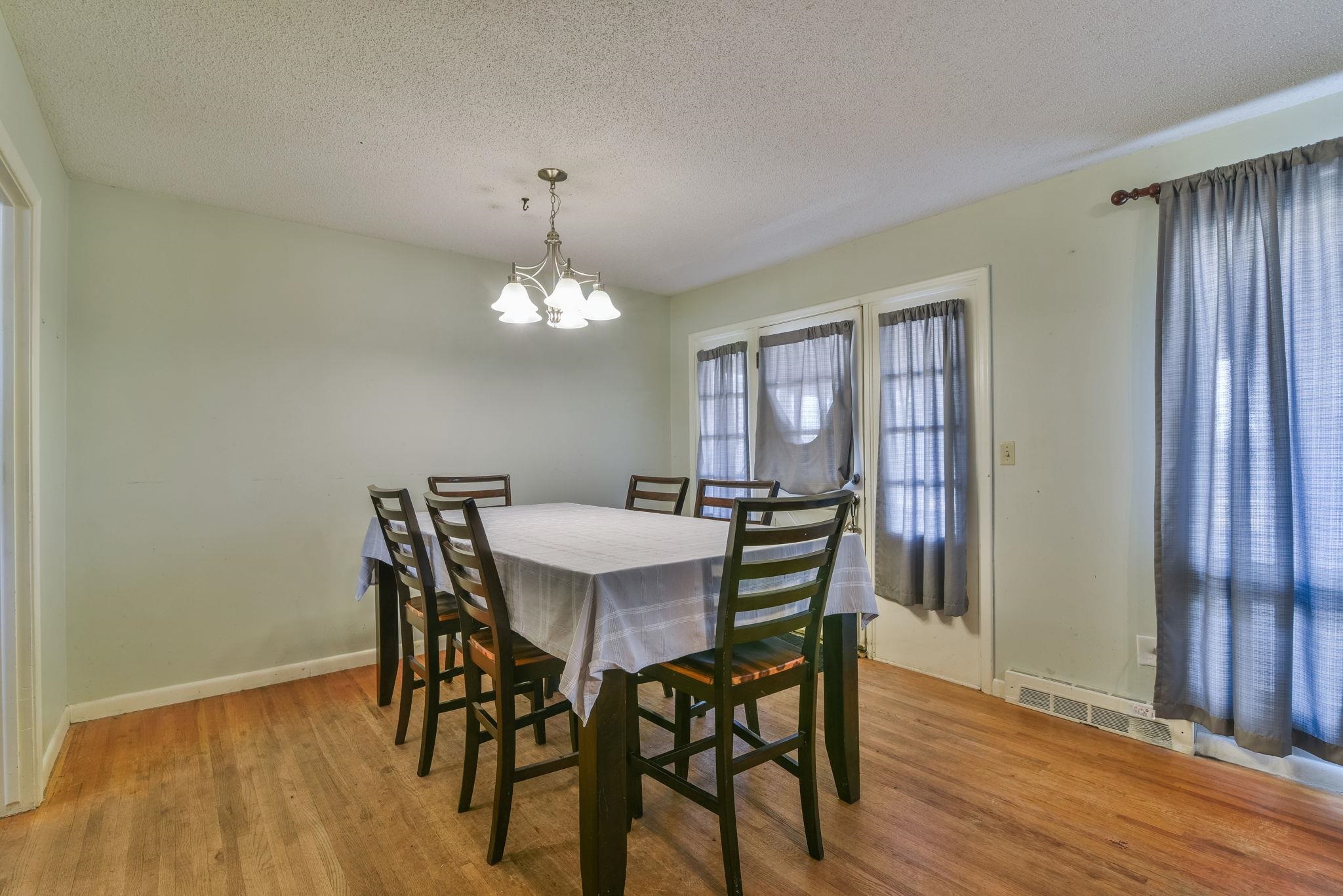 2244 N Marigold Property Photo 10