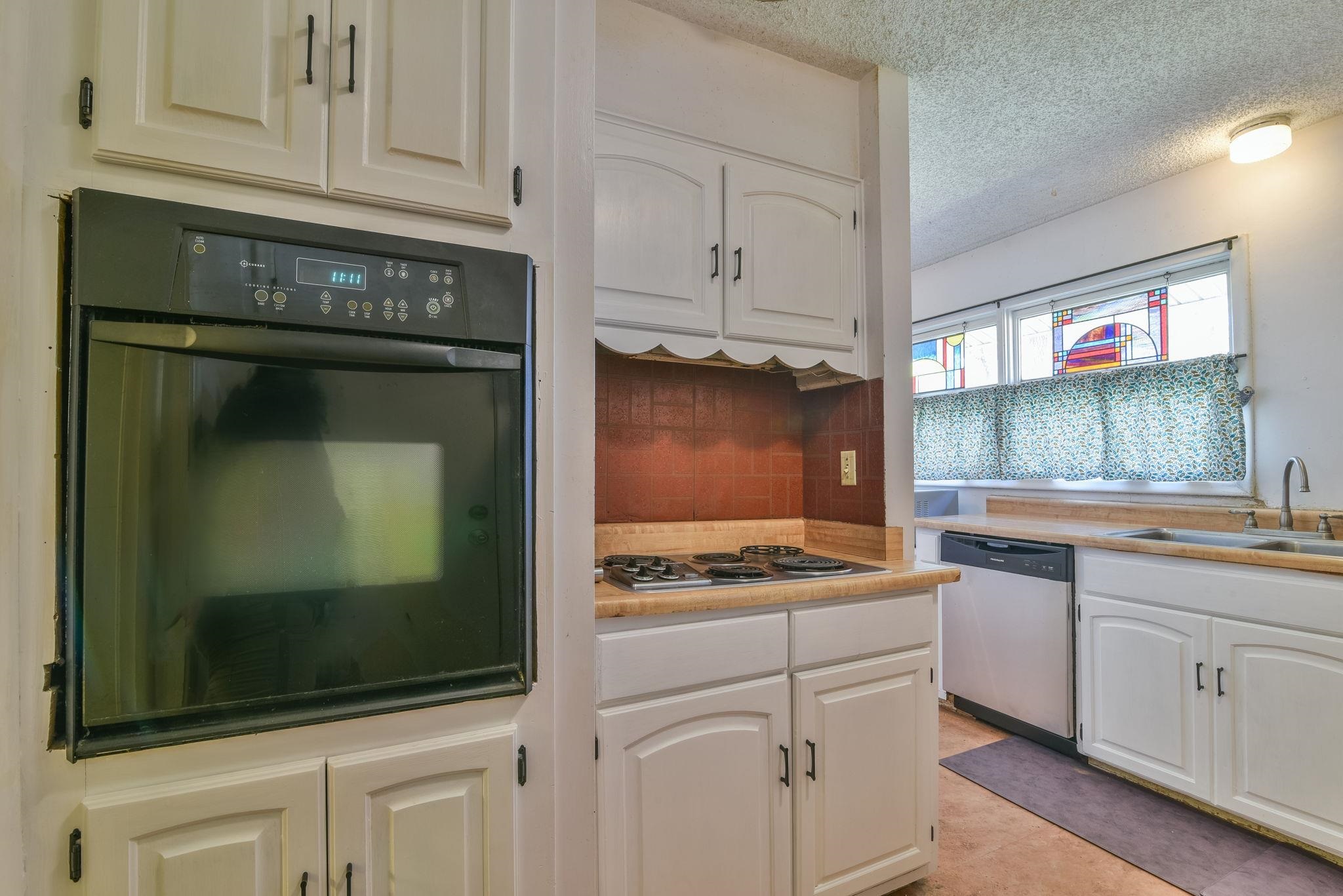 2244 N Marigold Property Photo 12