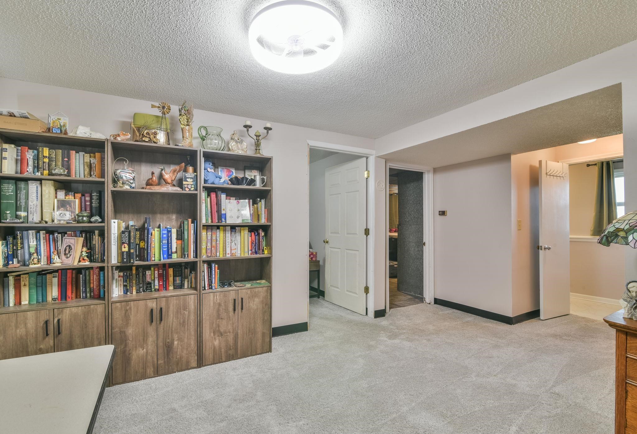 2244 N Marigold Property Photo 20