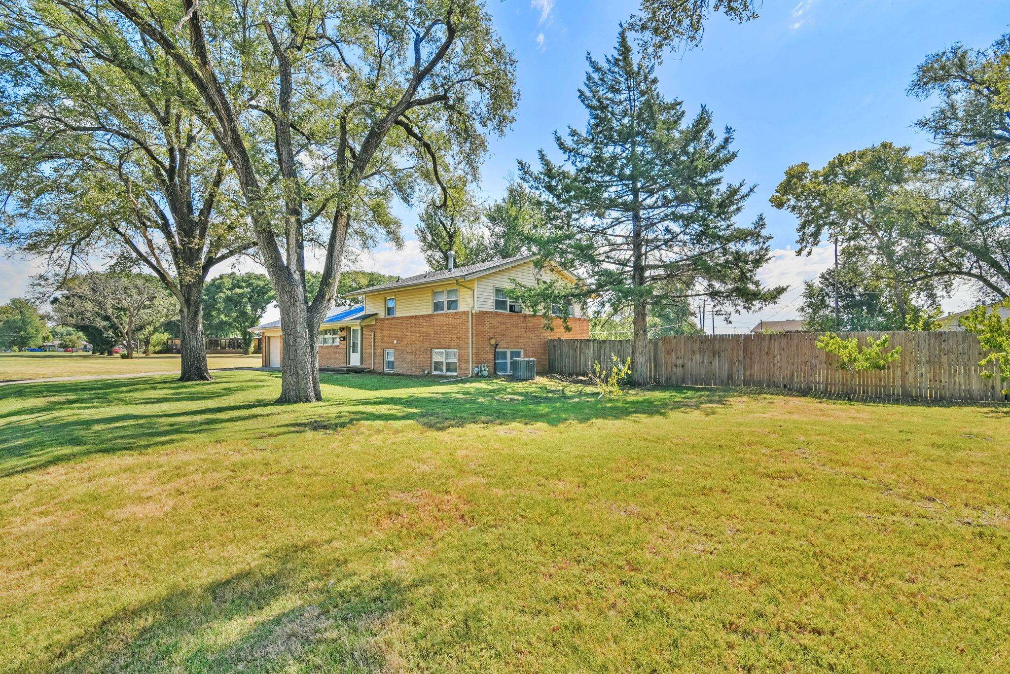 2244 N Marigold Property Photo 29