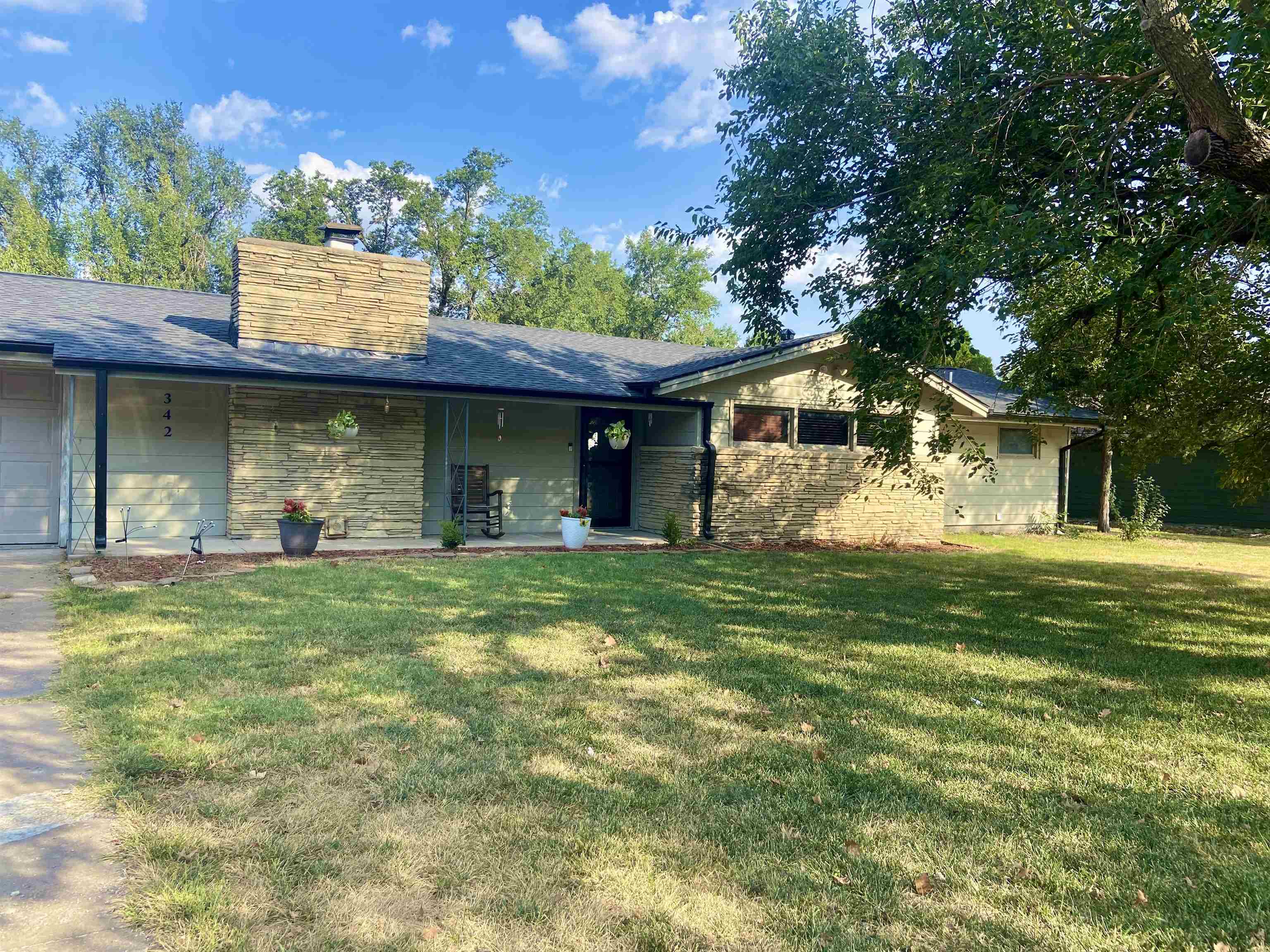 342 S Winterset Ln Property Photo 1