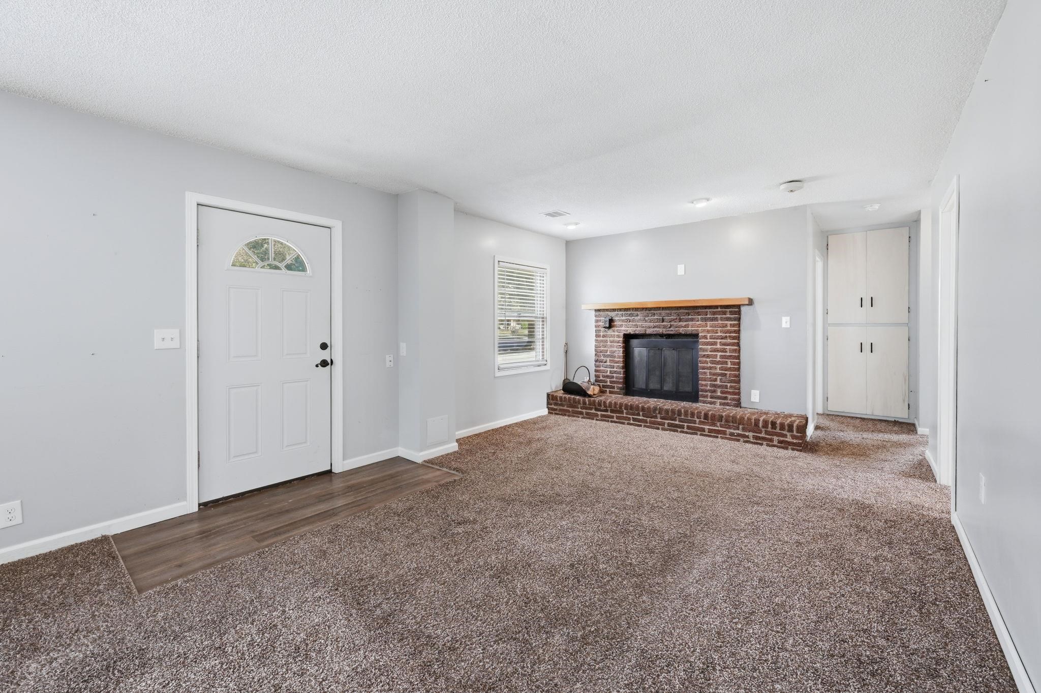 1415 E Evanston St Property Photo 8