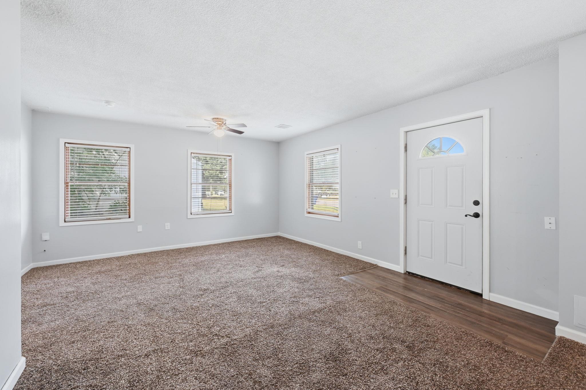 1415 E Evanston St Property Photo 9