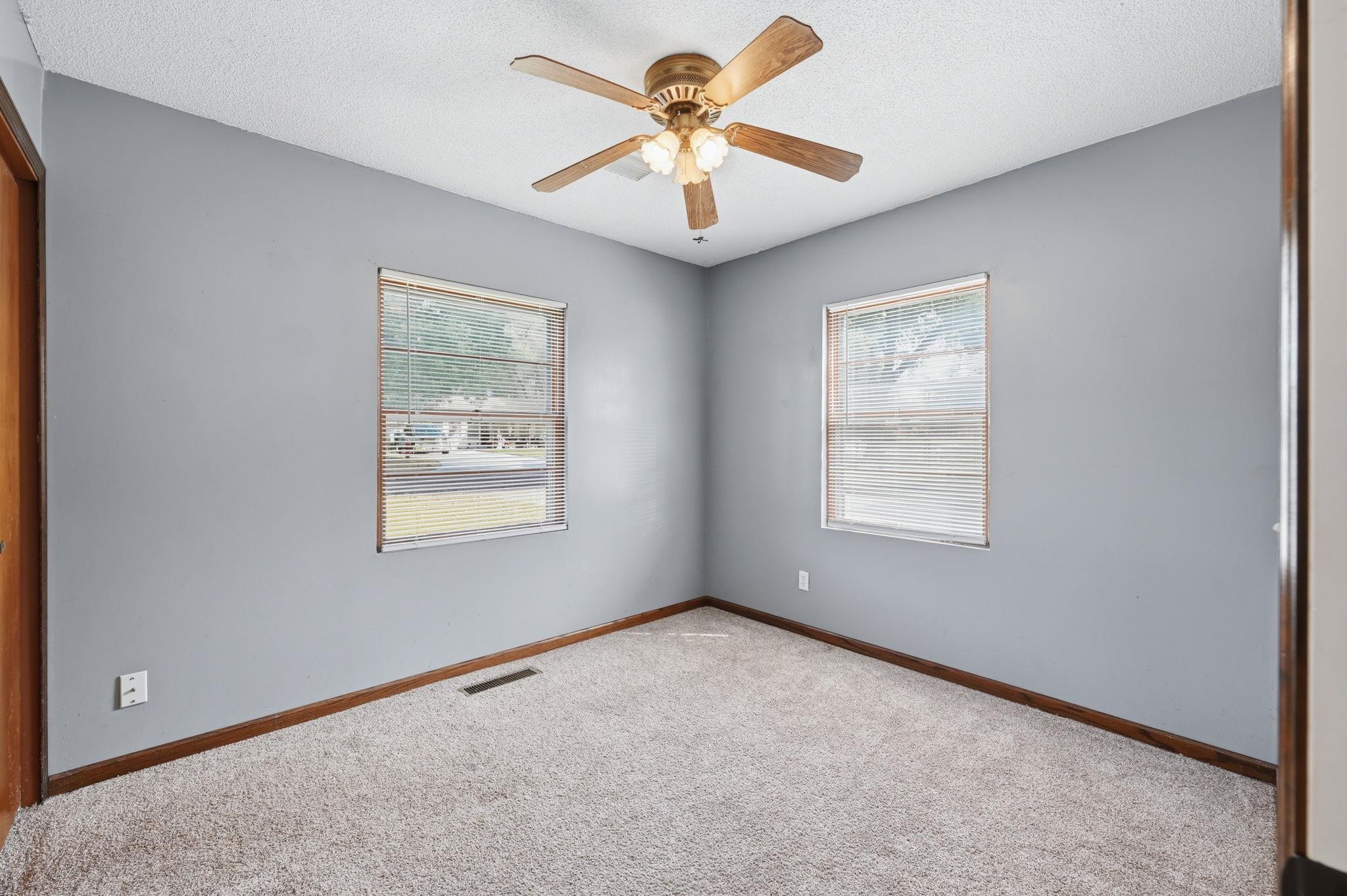 1415 E Evanston St Property Photo 12