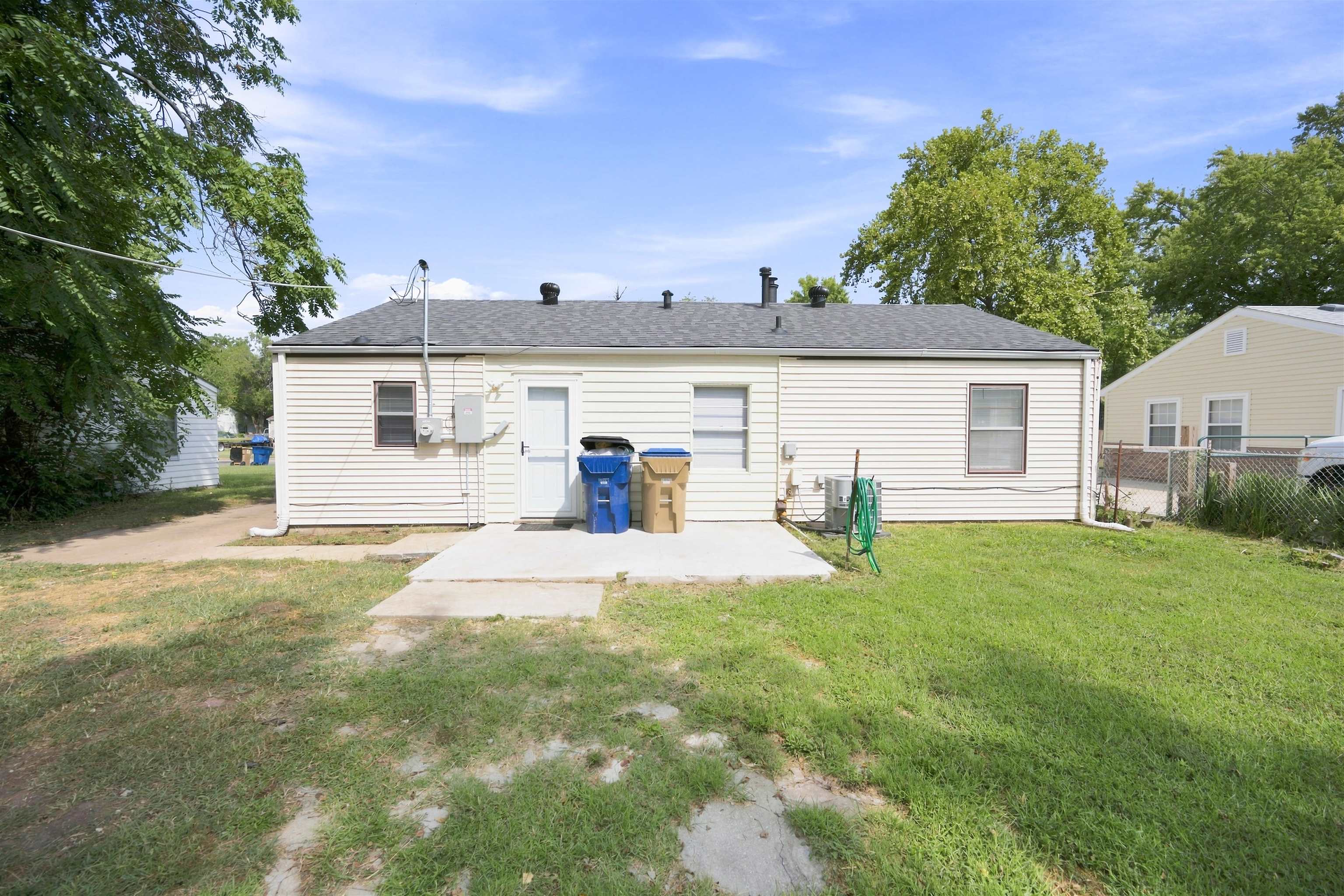 1415 E Evanston St Property Photo 19