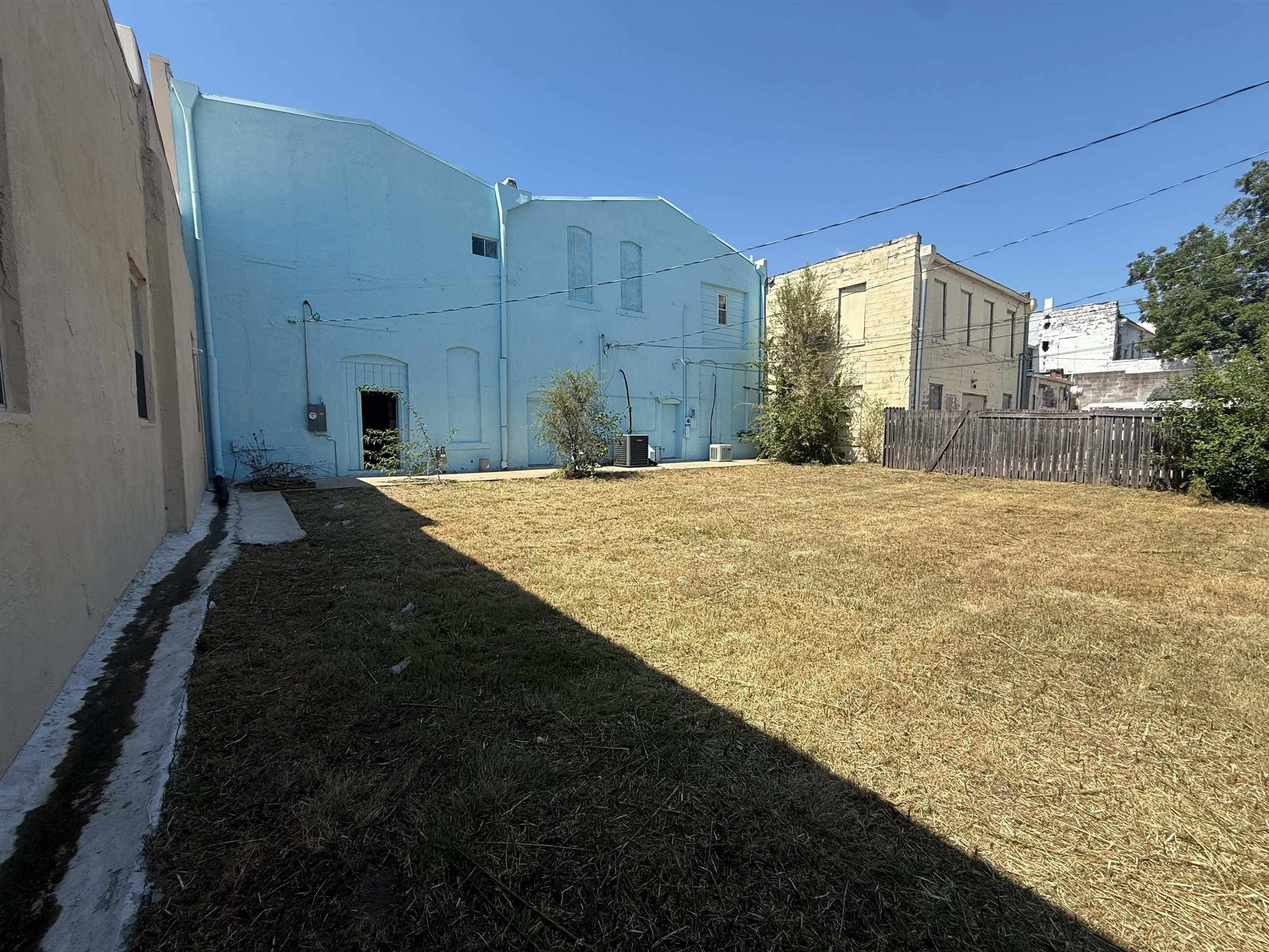 209 N Washington Property Photo 3
