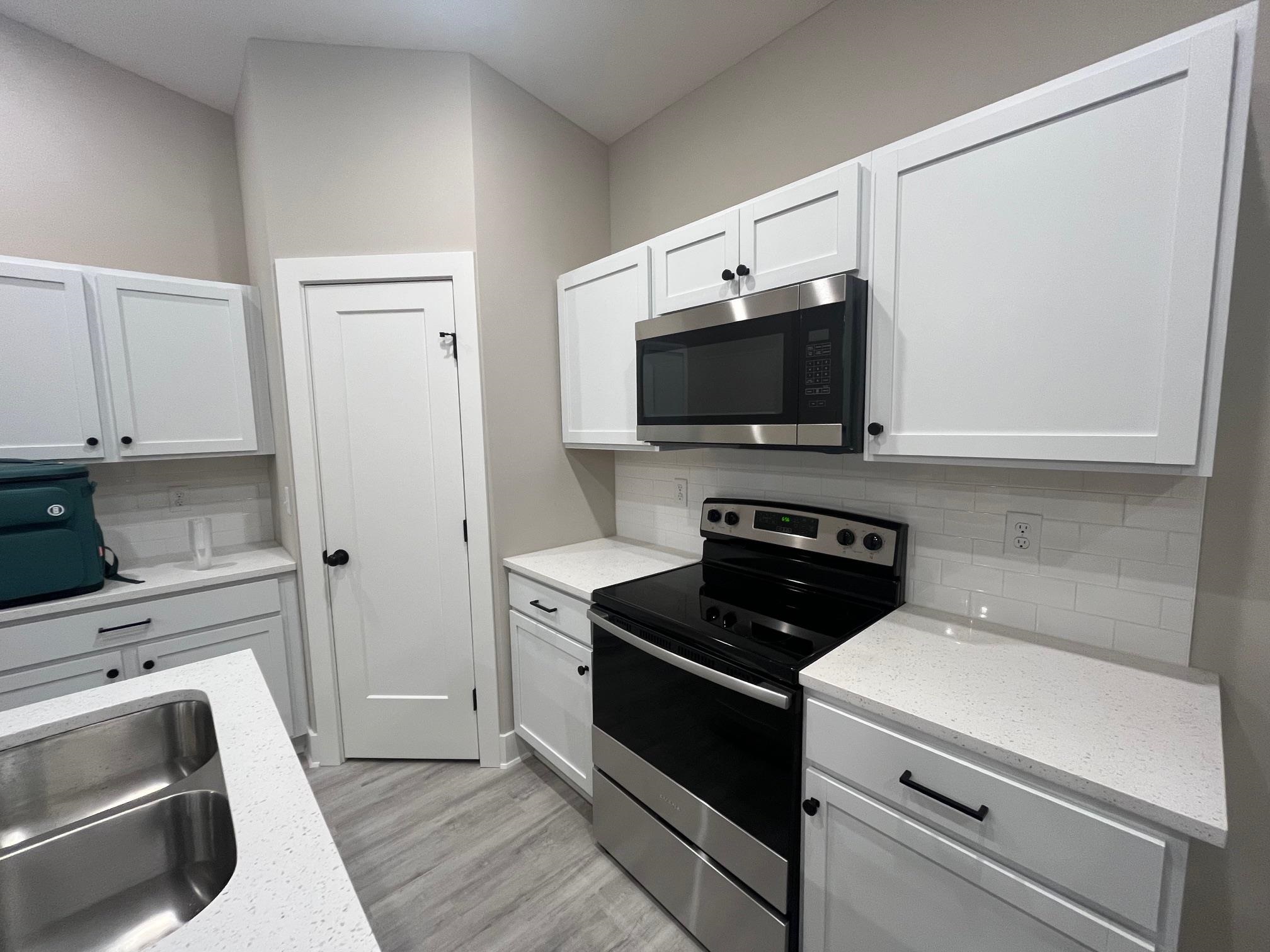 12805 E Blake St Property Photo 7