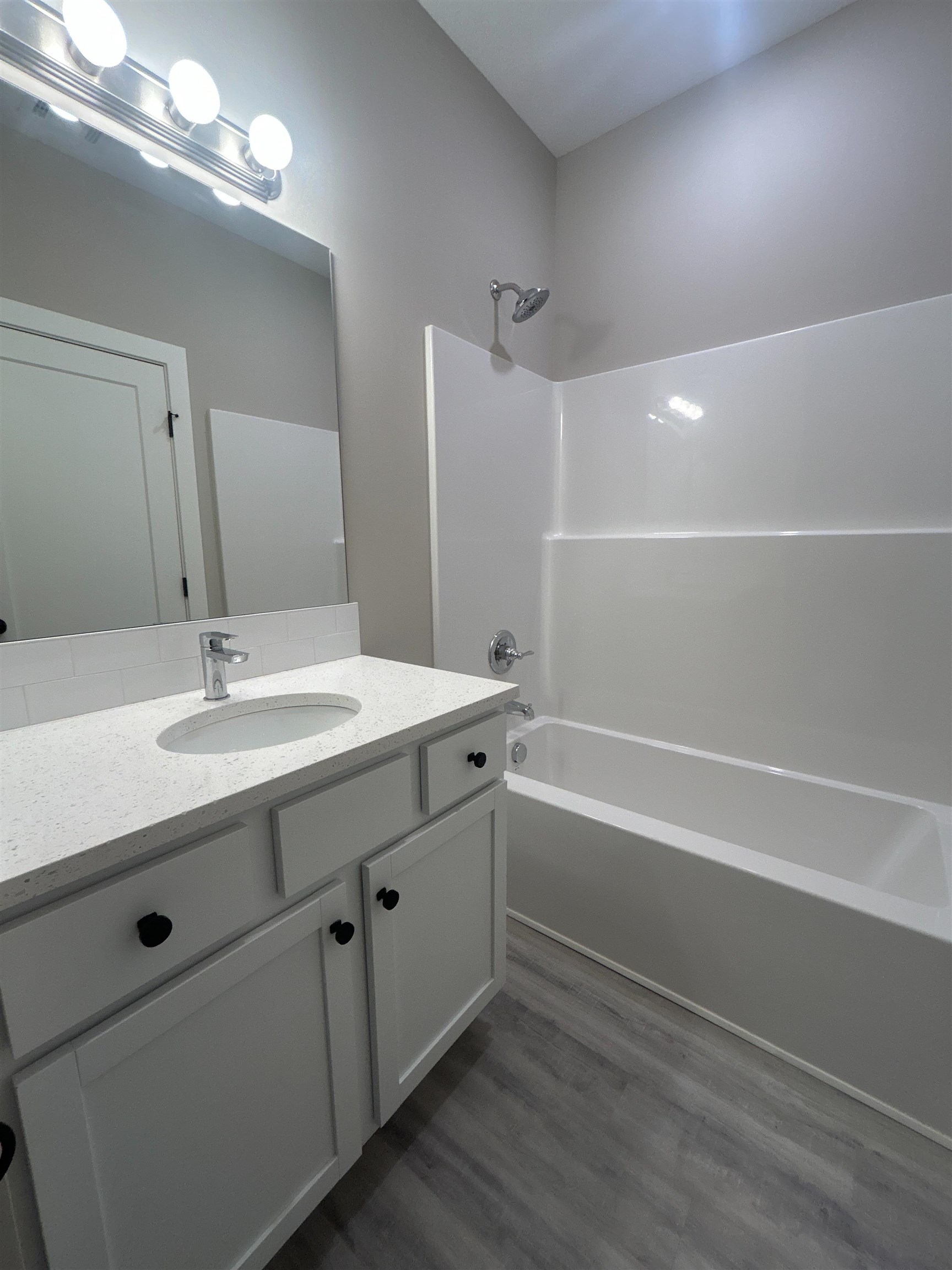 12805 E Blake St Property Photo 19