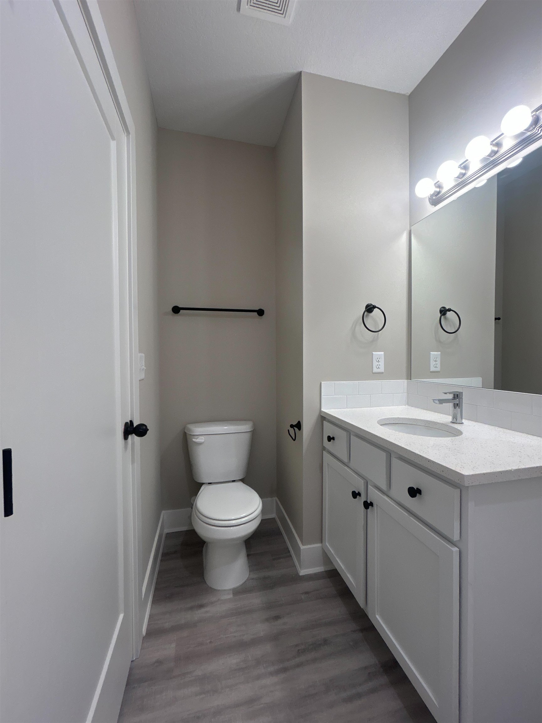 12805 E Blake St Property Photo 20