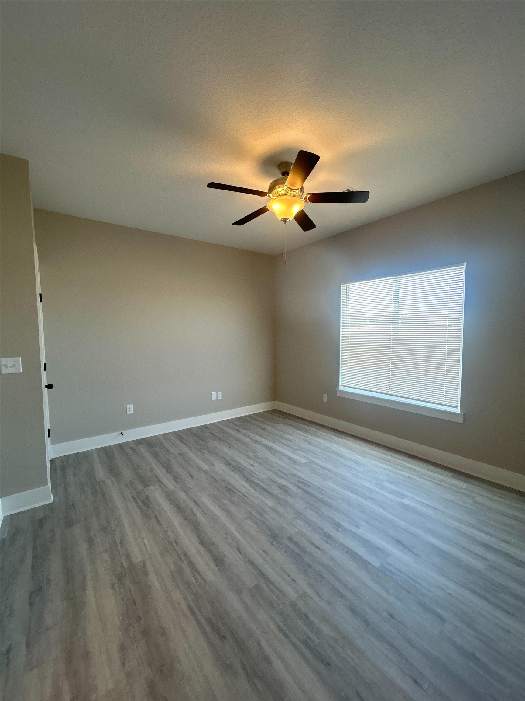 12805 E Blake St Property Photo 27