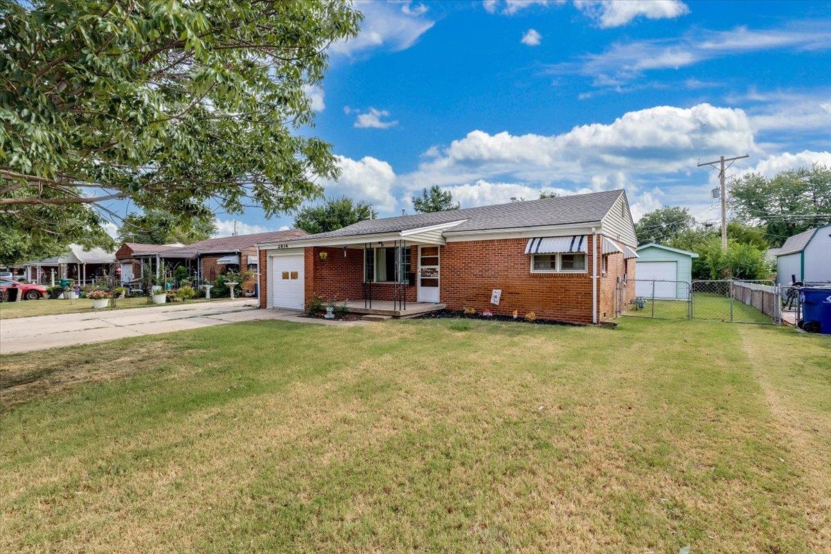 2834 S Laura St Property Photo 3