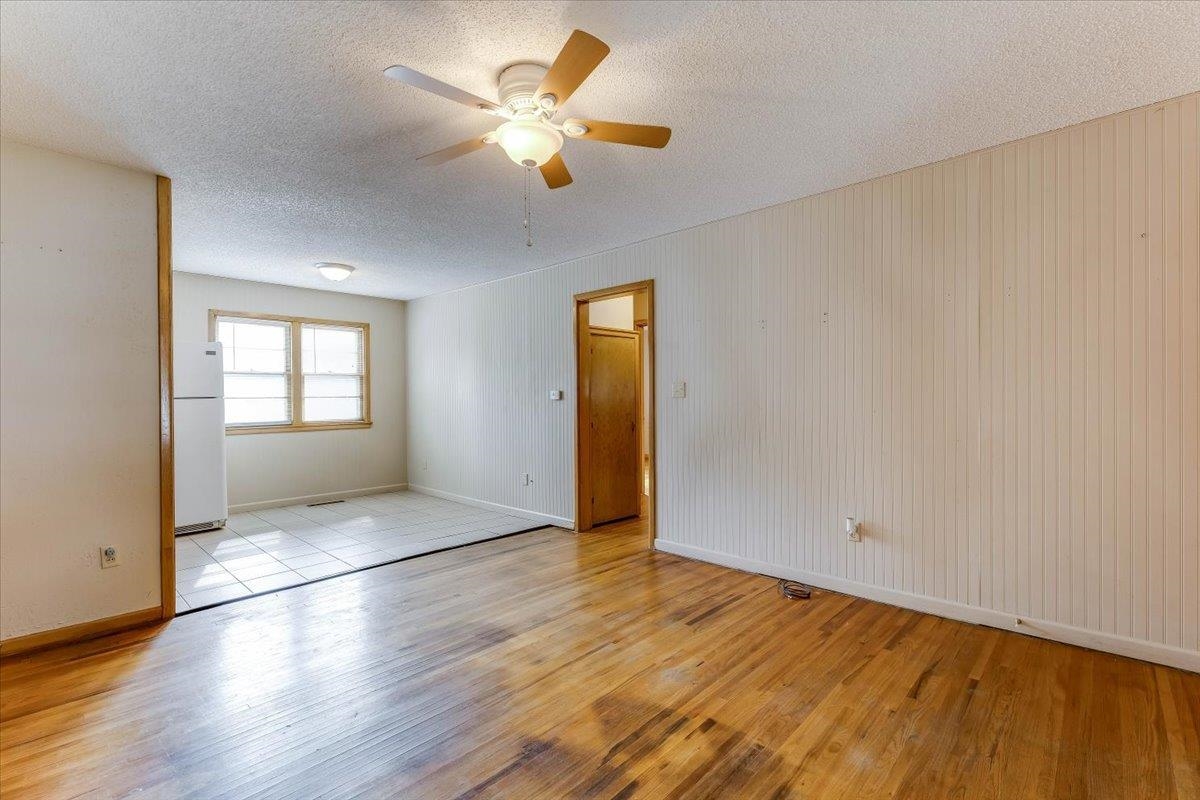 2834 S Laura St Property Photo 6