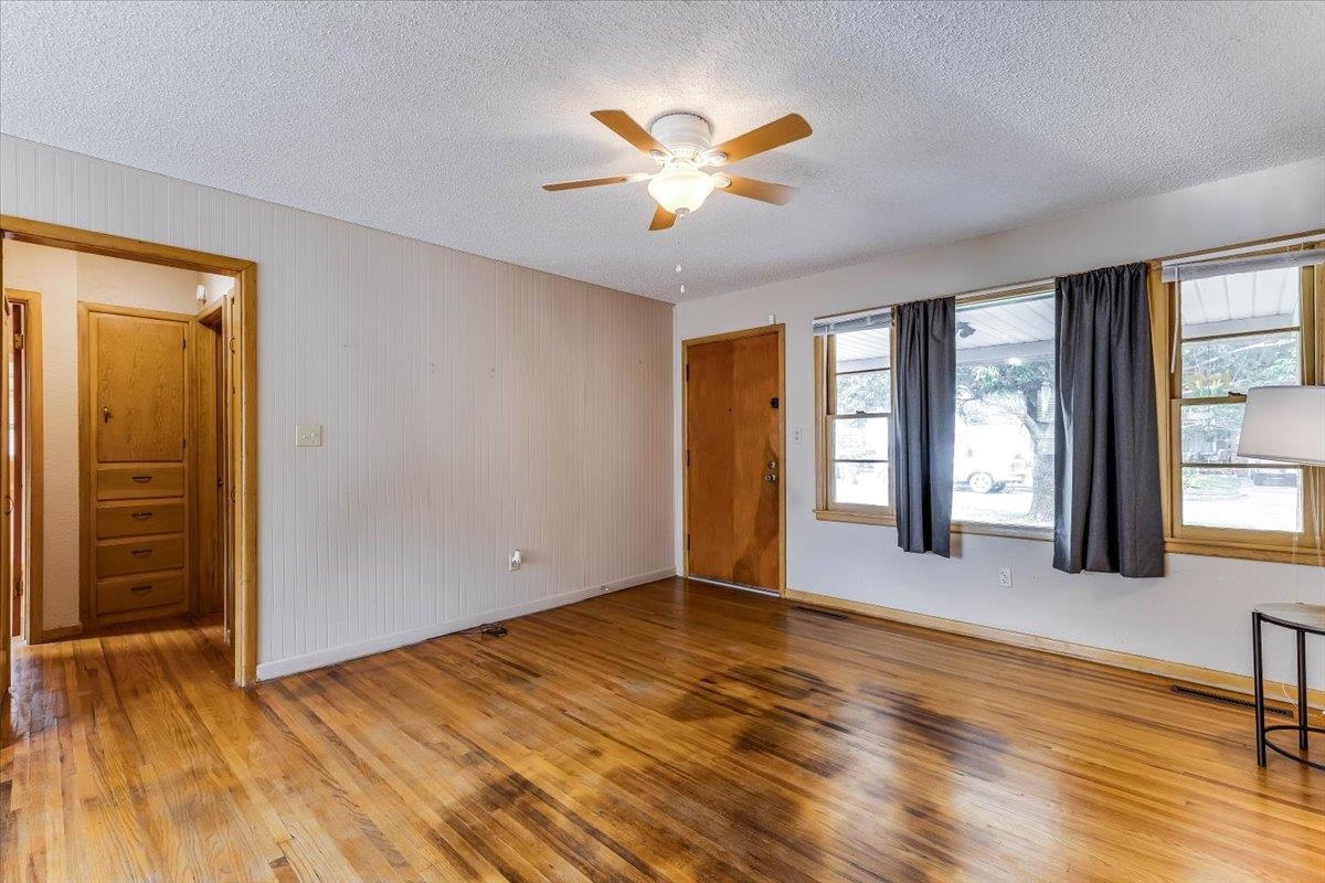 2834 S Laura St Property Photo 7