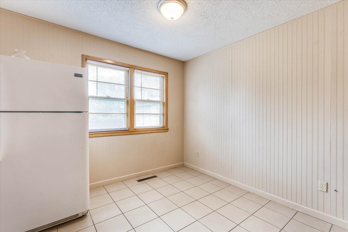 2834 S Laura St Property Photo 10