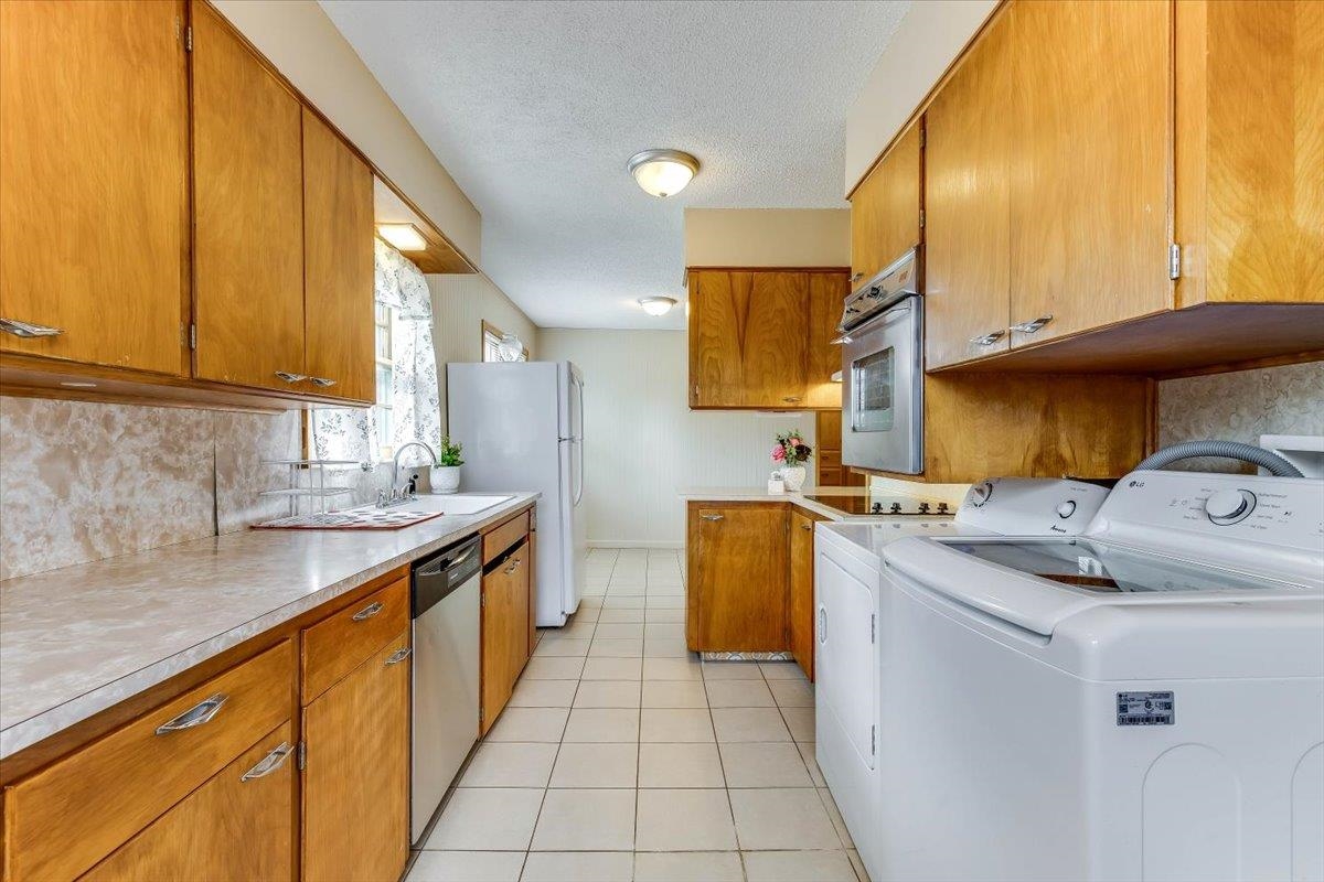 2834 S Laura St Property Photo 16