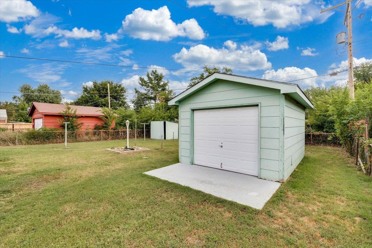 2834 S Laura St Property Photo 29