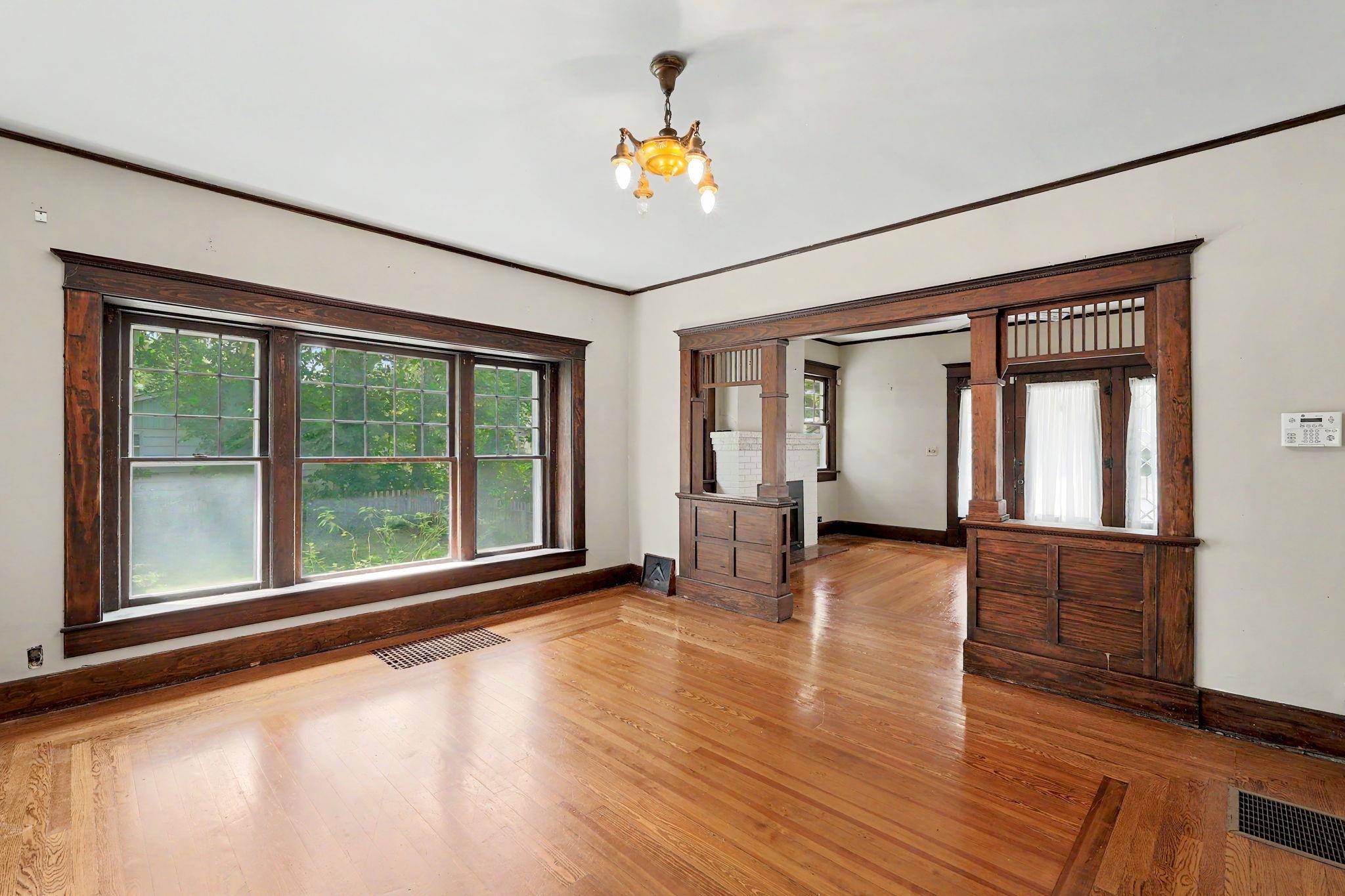 612 N Maple Property Photo 9