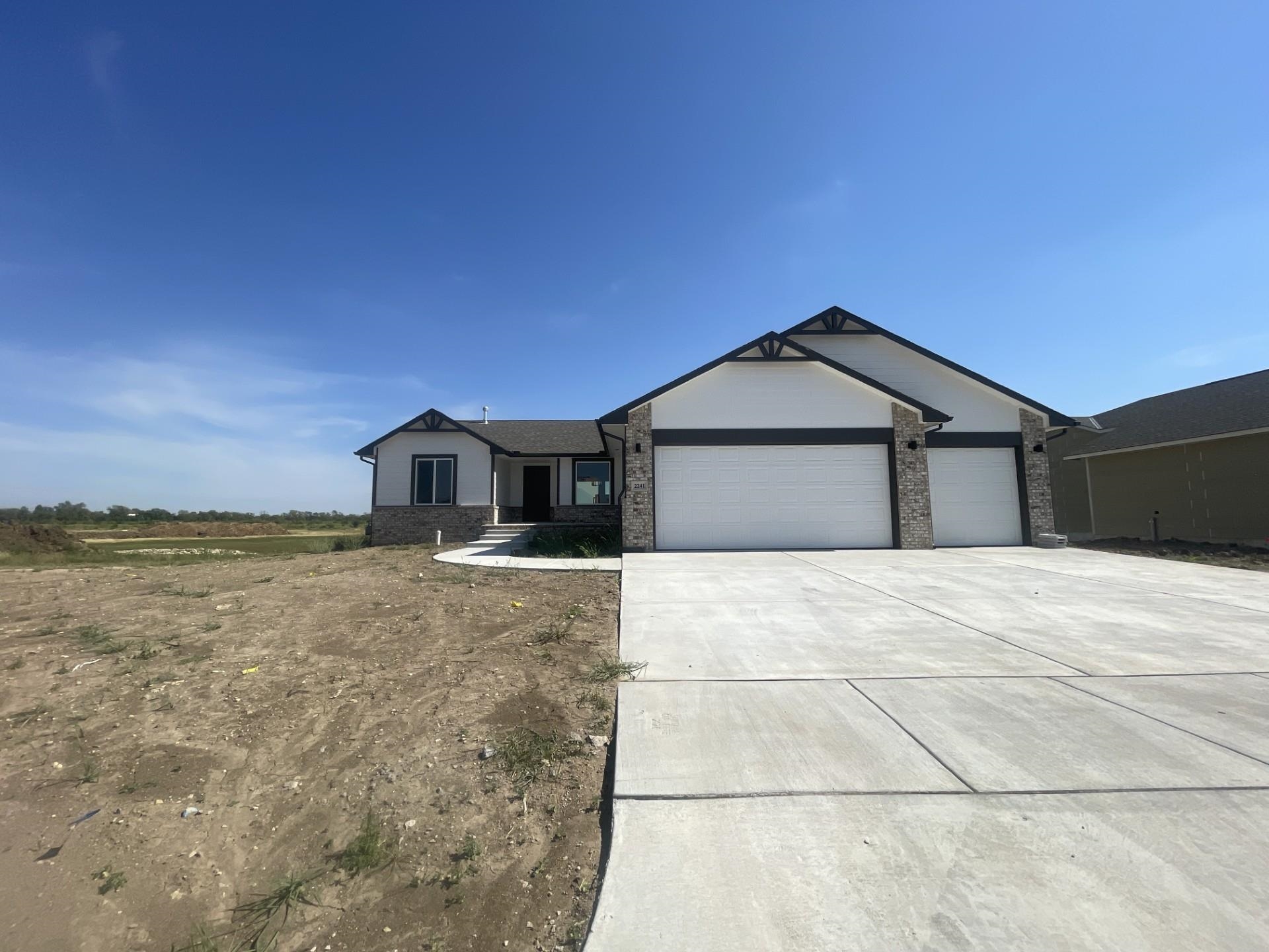 2241 E Chicory St Property Photo 1