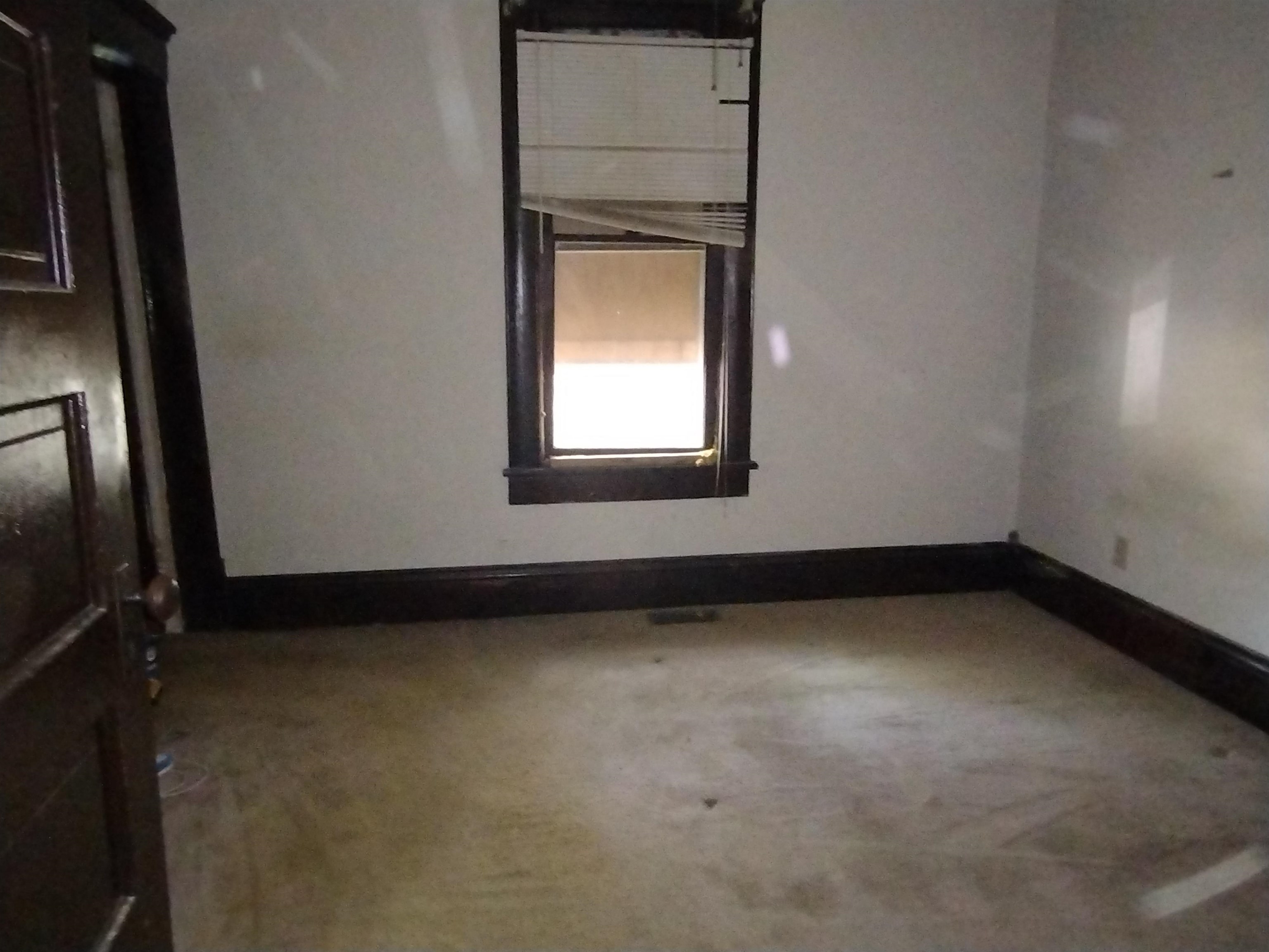 1413 S Ellis Property Photo 10
