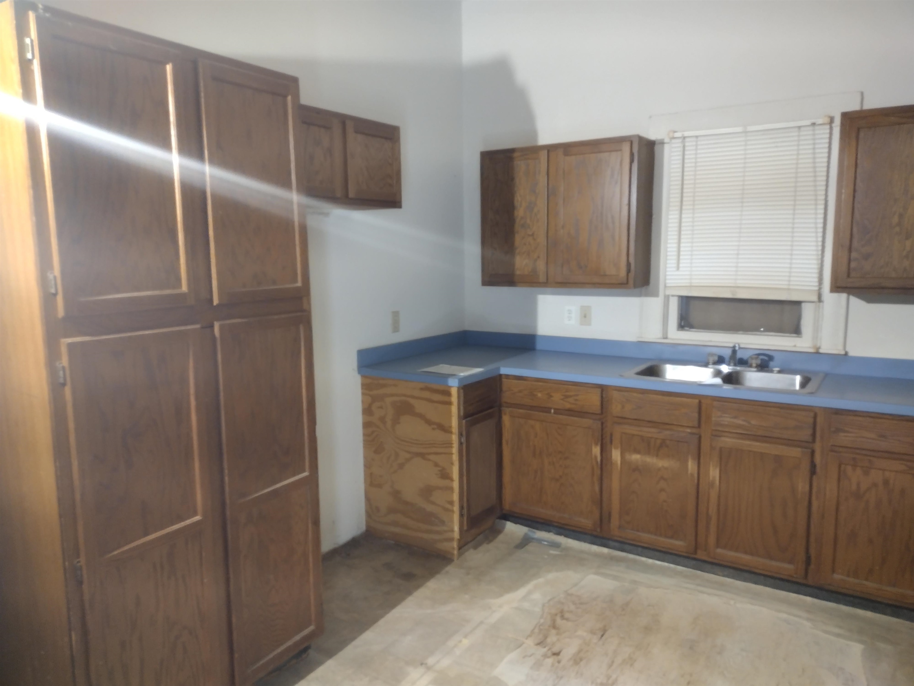 1413 S Ellis Property Photo 12