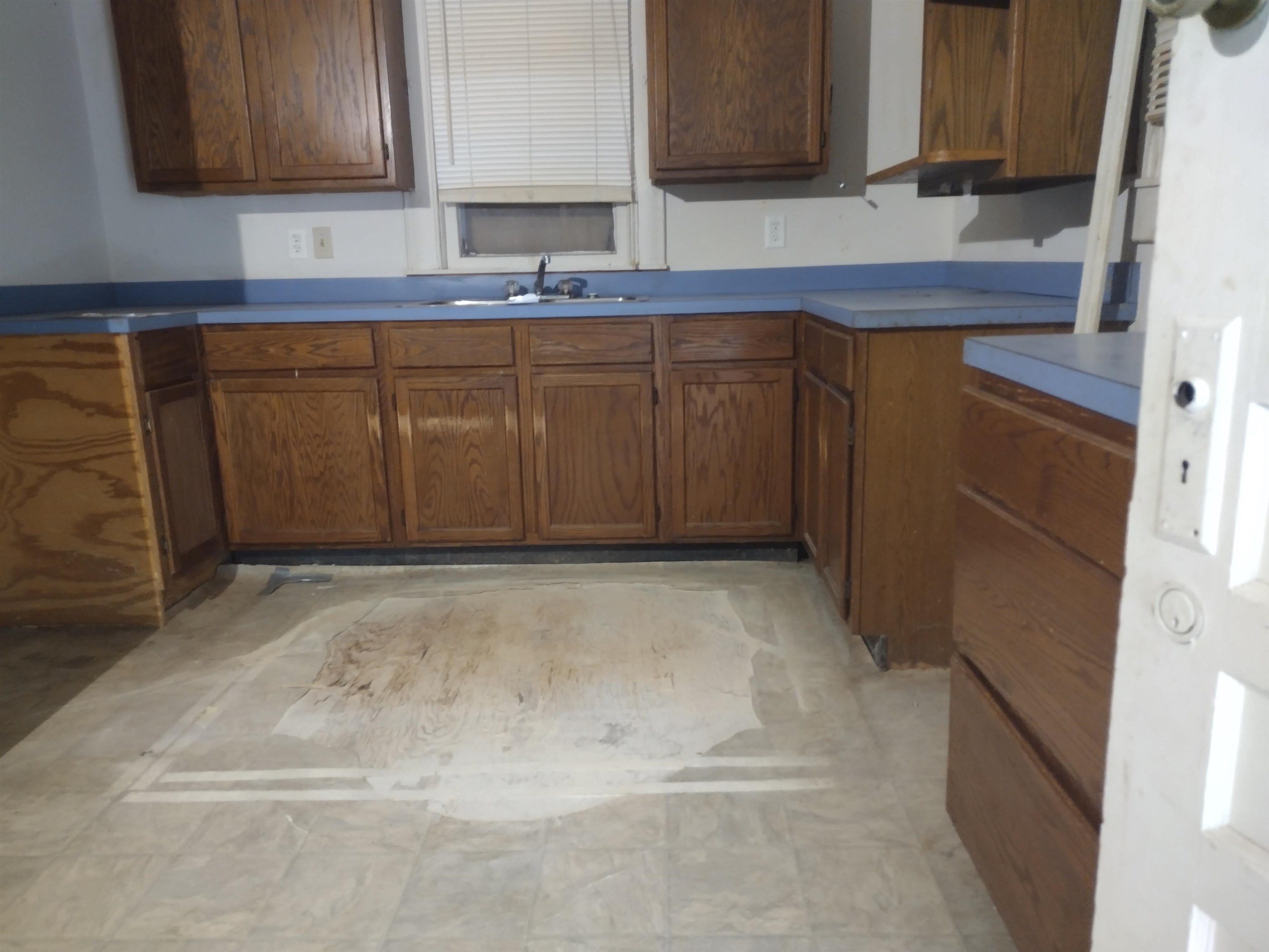 1413 S Ellis Property Photo 14
