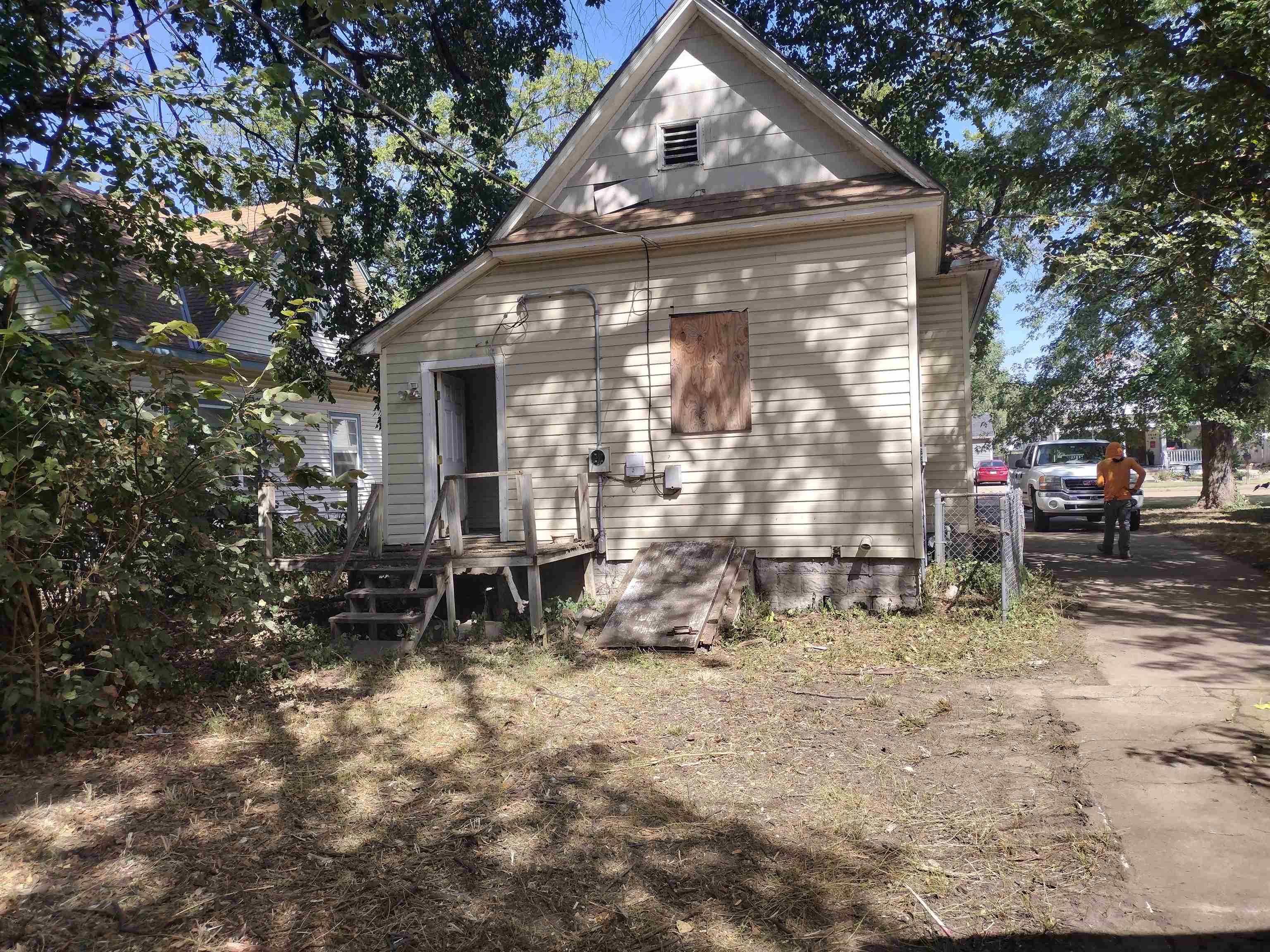 1413 S Ellis Property Photo 18