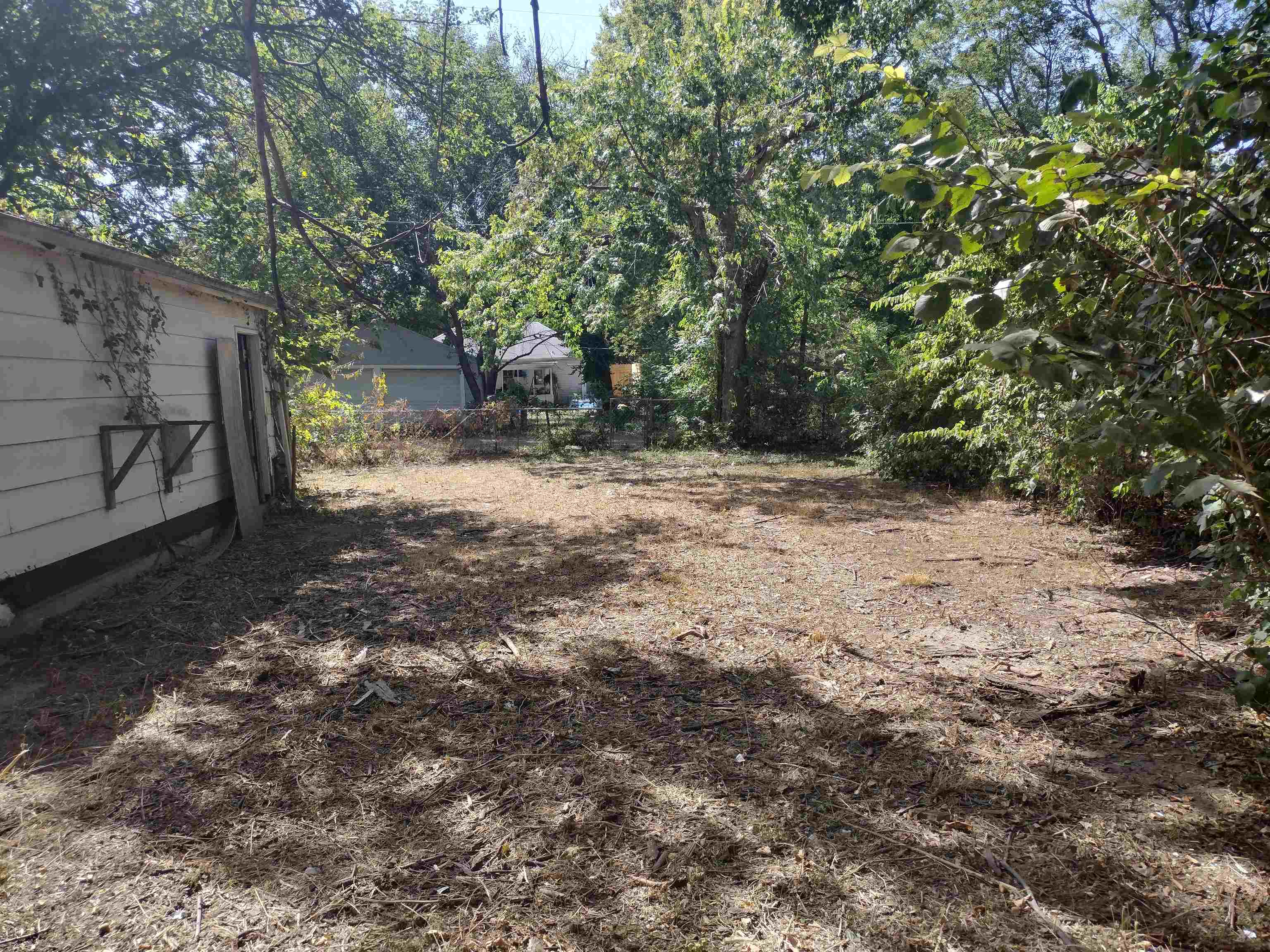1413 S Ellis Property Photo 22