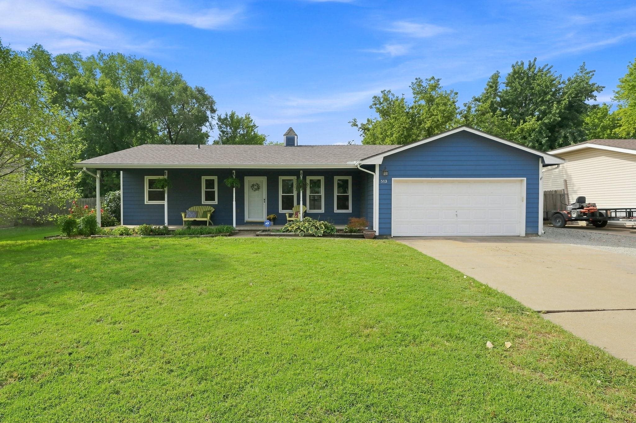 513 E Burning Tree Road Property Photo 1