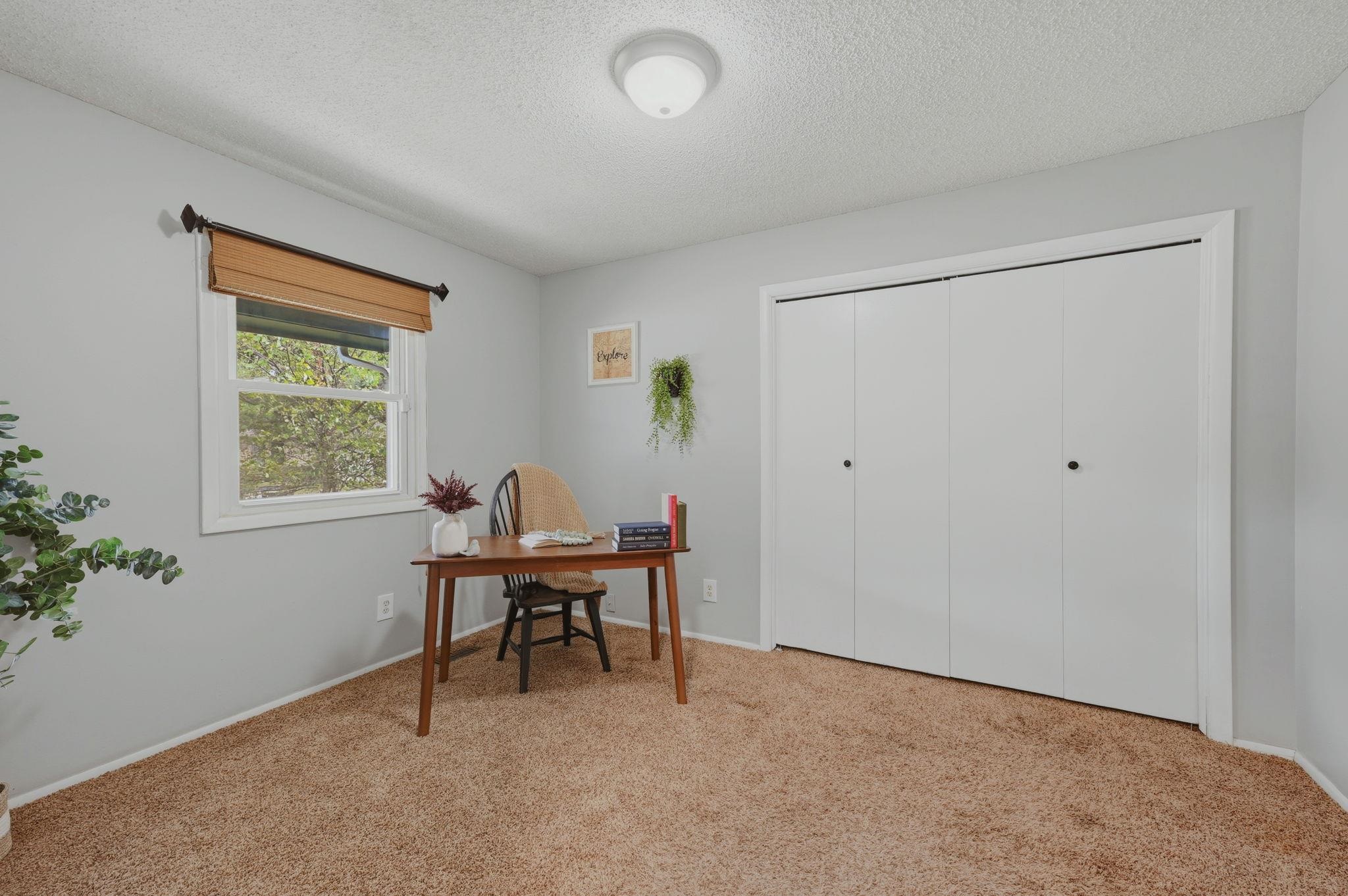513 E Burning Tree Road Property Photo 16