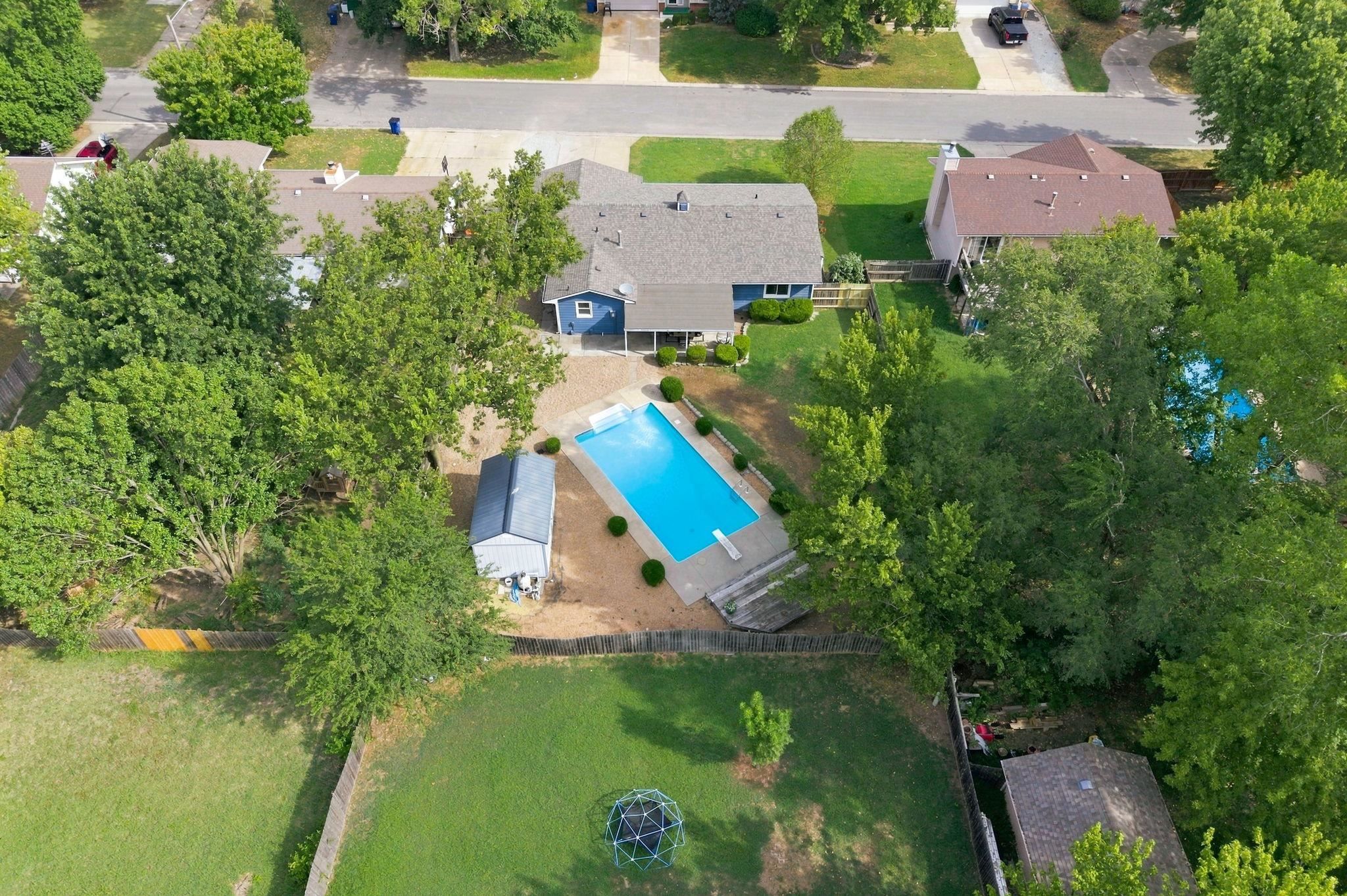 513 E Burning Tree Road Property Photo 24